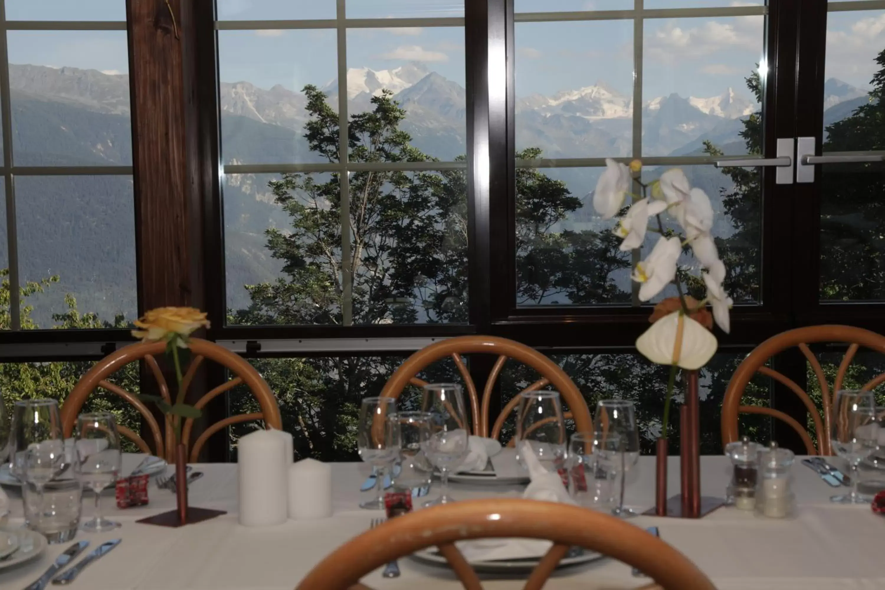 Restaurant/Places to Eat in Hotel-Restaurant Le Mont Paisible, Crans-Montana