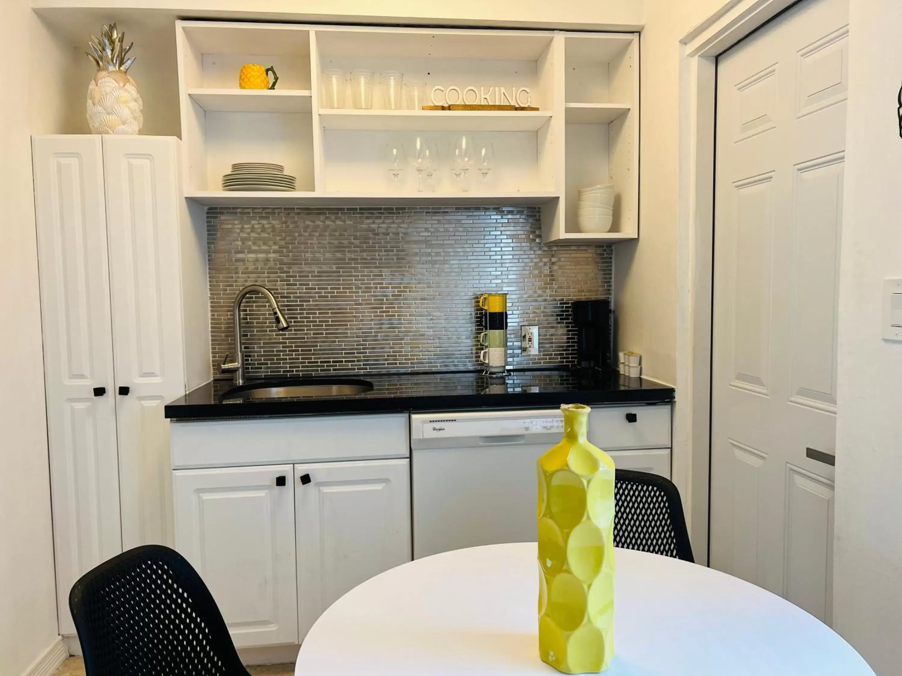 Kitchen or kitchenette, Kitchen/Kitchenette in Coco Bay Vacation Condos