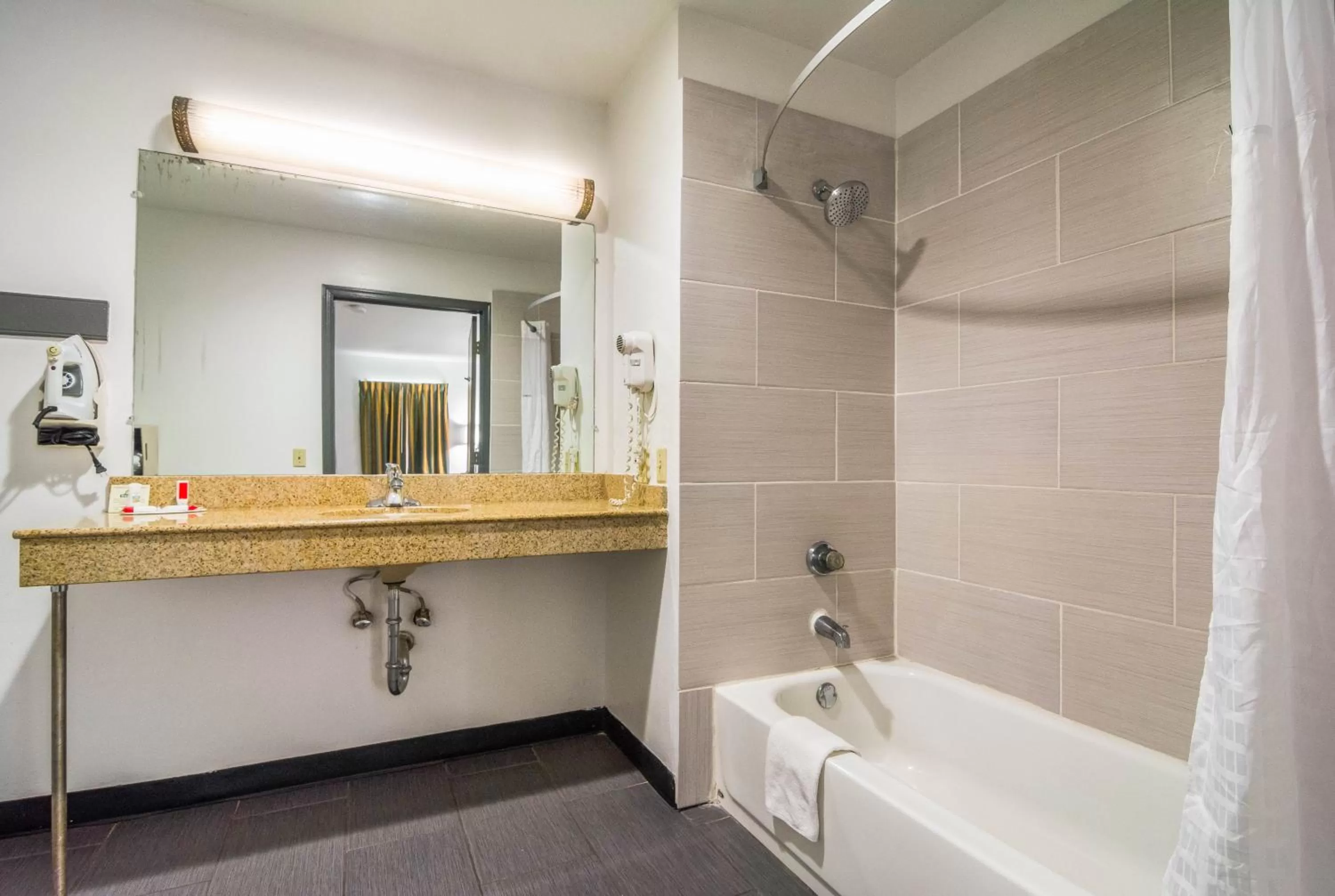 Days Inn by Wyndham Raleigh Glenwood-Crabtree