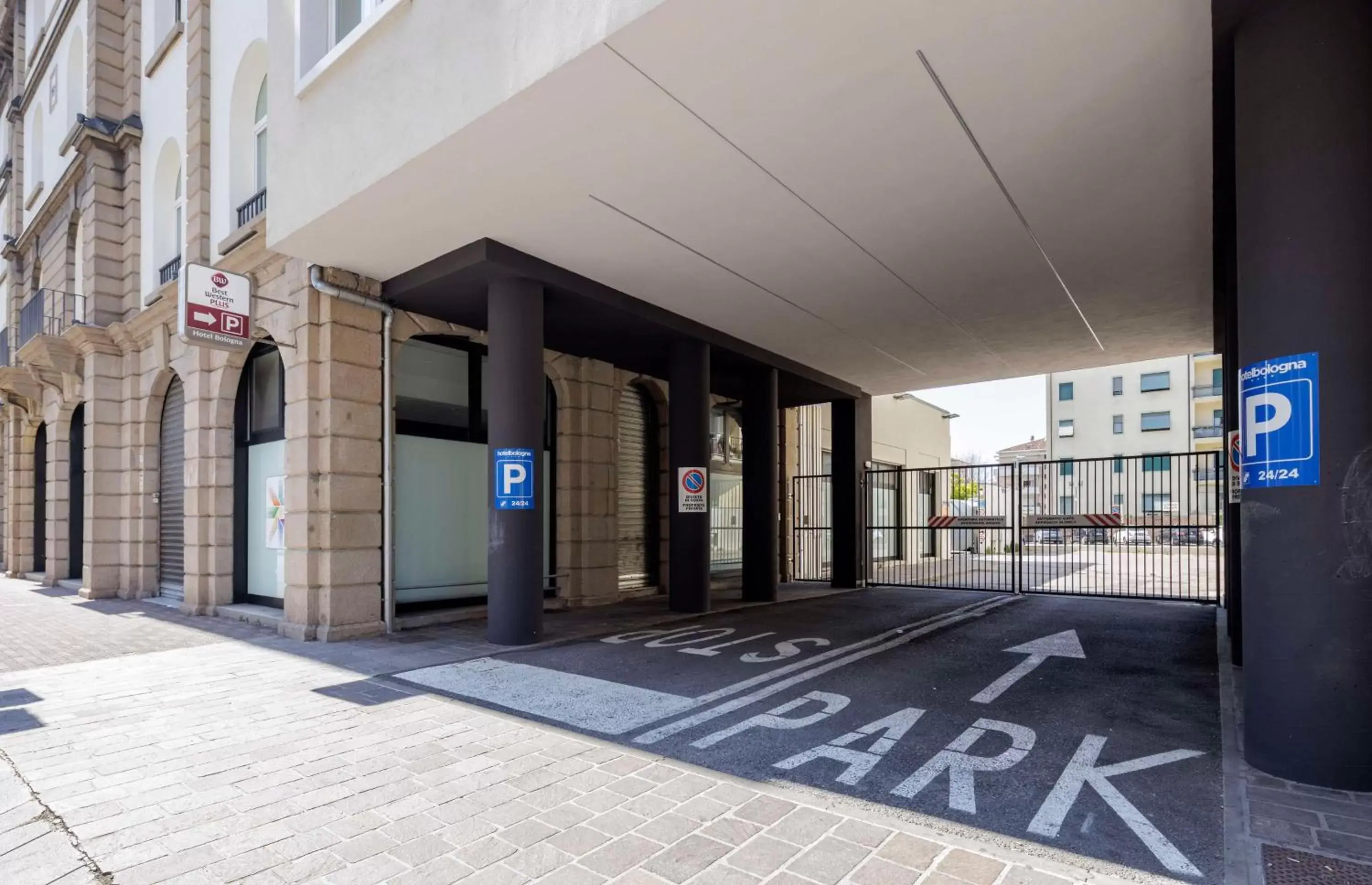Property building in Best Western Plus Hotel Bologna