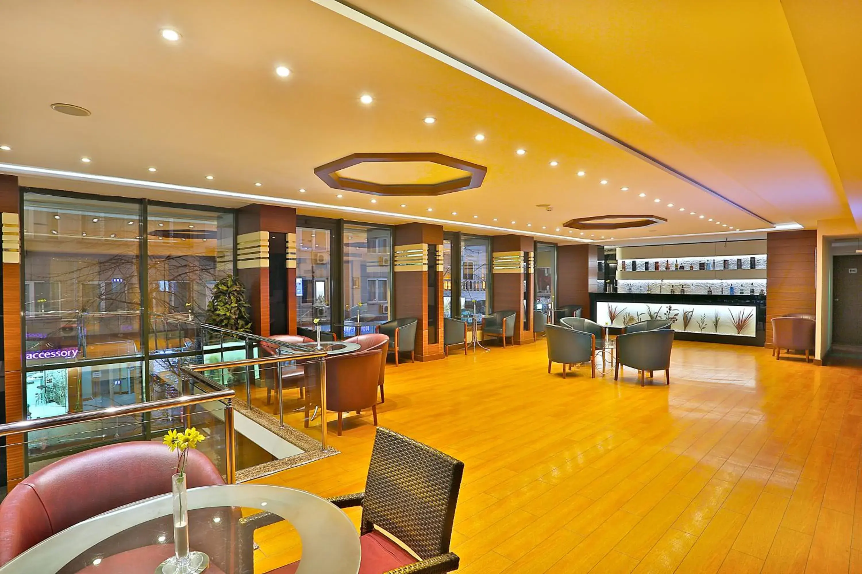 Lobby or reception, Restaurant/Places to Eat in Grand Madrid Hotel