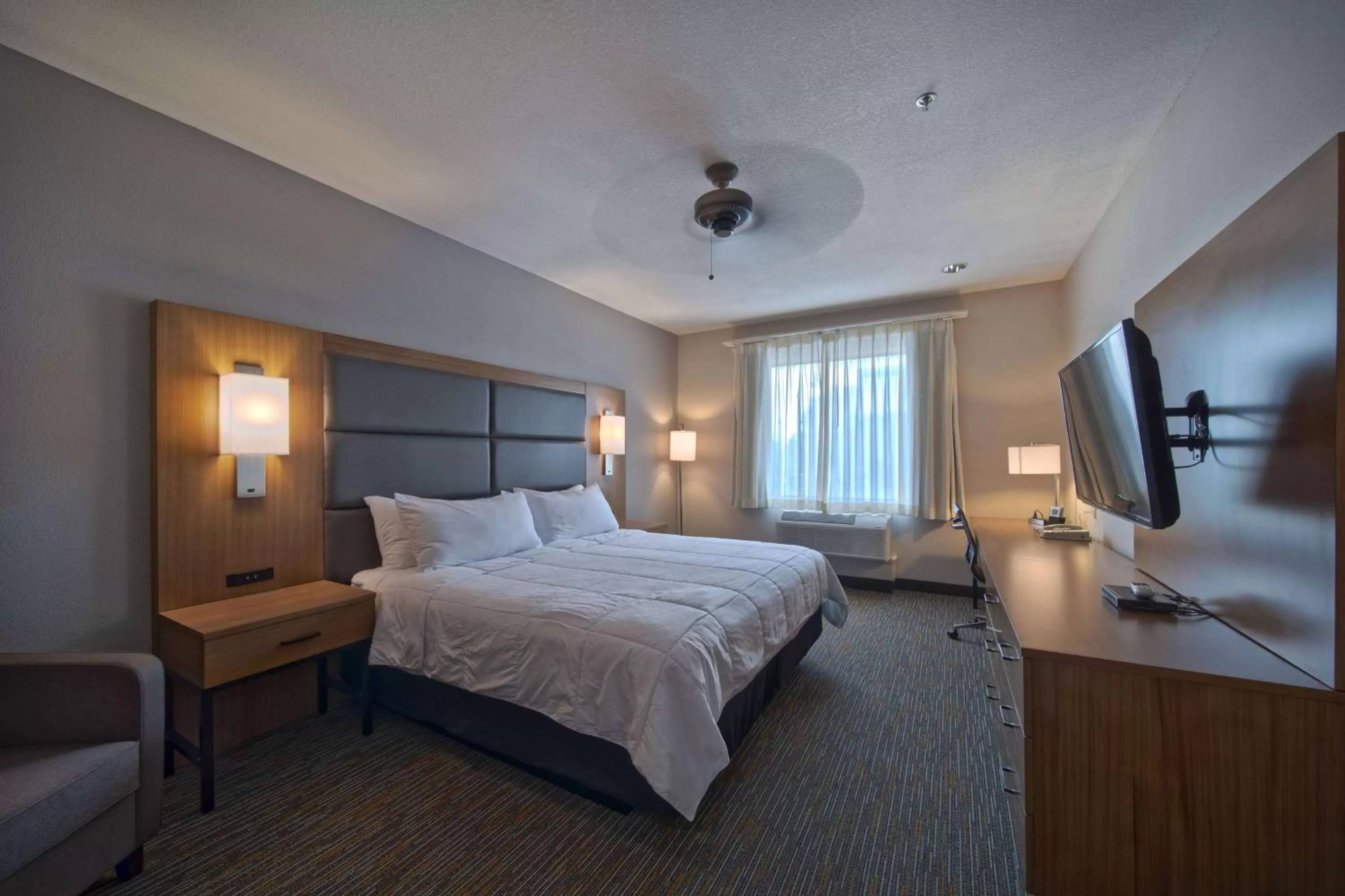 Photo of the whole room, Bed in Wingate by Wyndham Houston Bush Intercontinental Airport