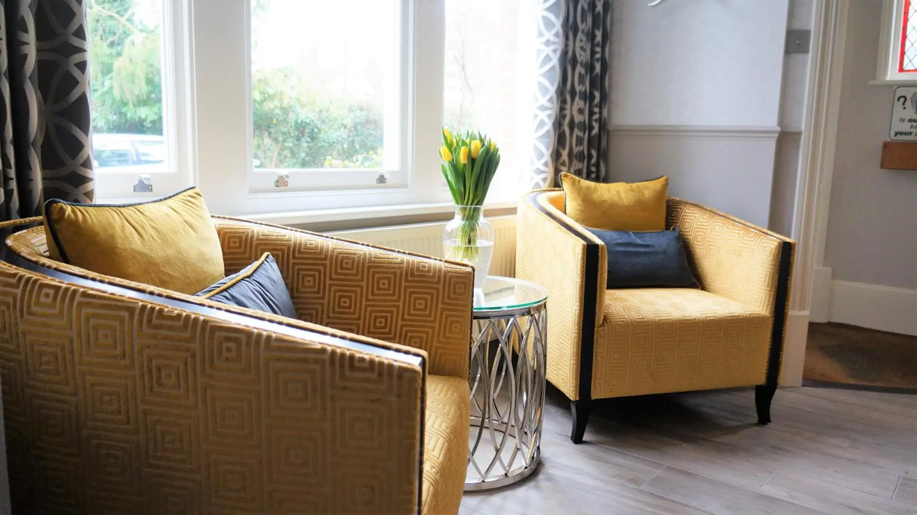Property building, Seating Area in The Lawn Guest House Gatwick
