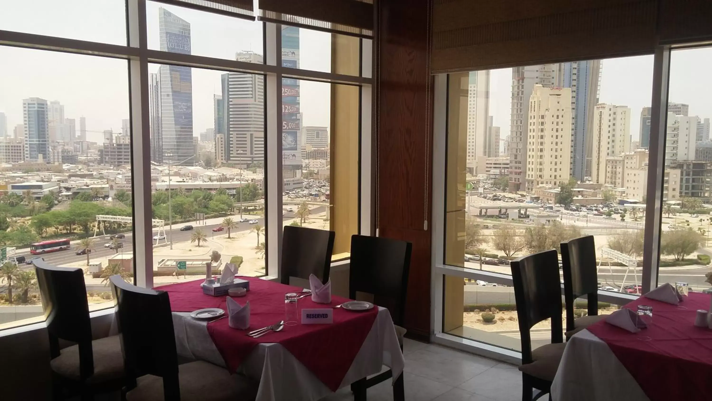 Restaurant/Places to Eat in Kuwait Continental Hotel