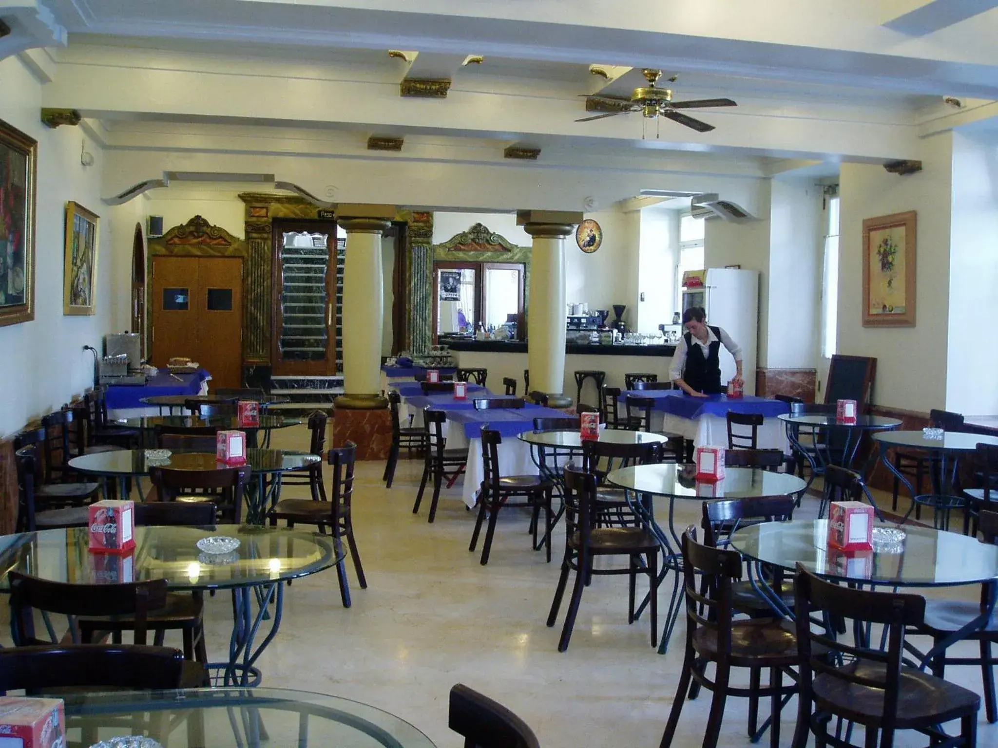 Restaurant/Places to Eat in Hotel Asturias