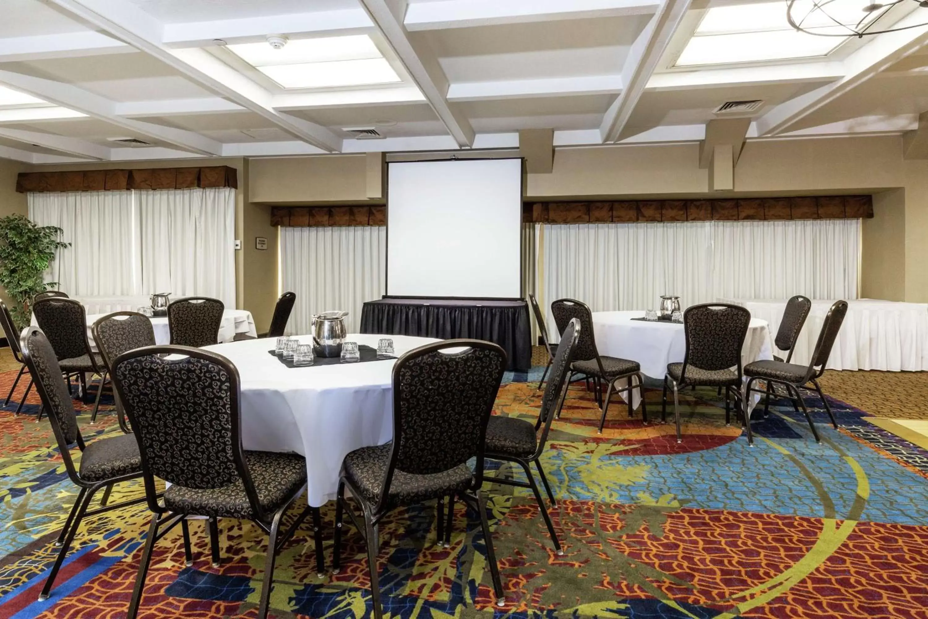 Meeting/conference room in Embassy Suites by Hilton Kansas City Plaza