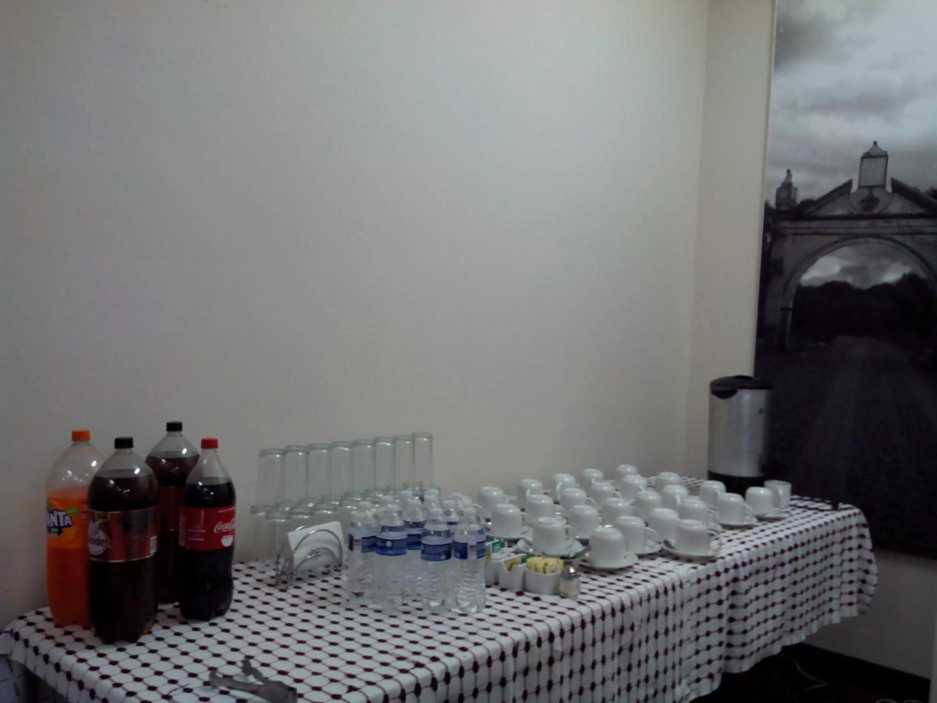 Food and drinks in Hotel Puente Real