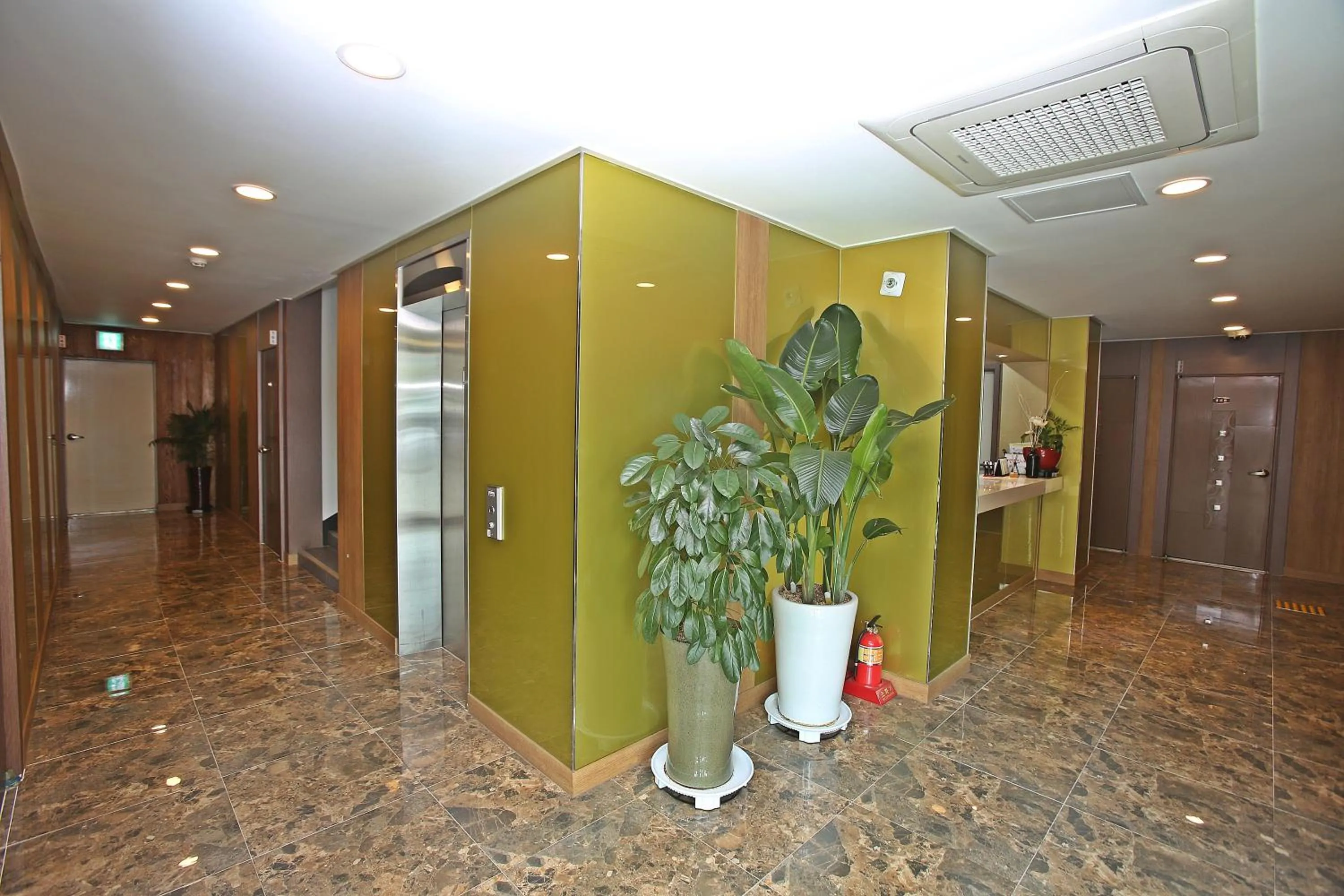 Area and facilities in Champion Hotel