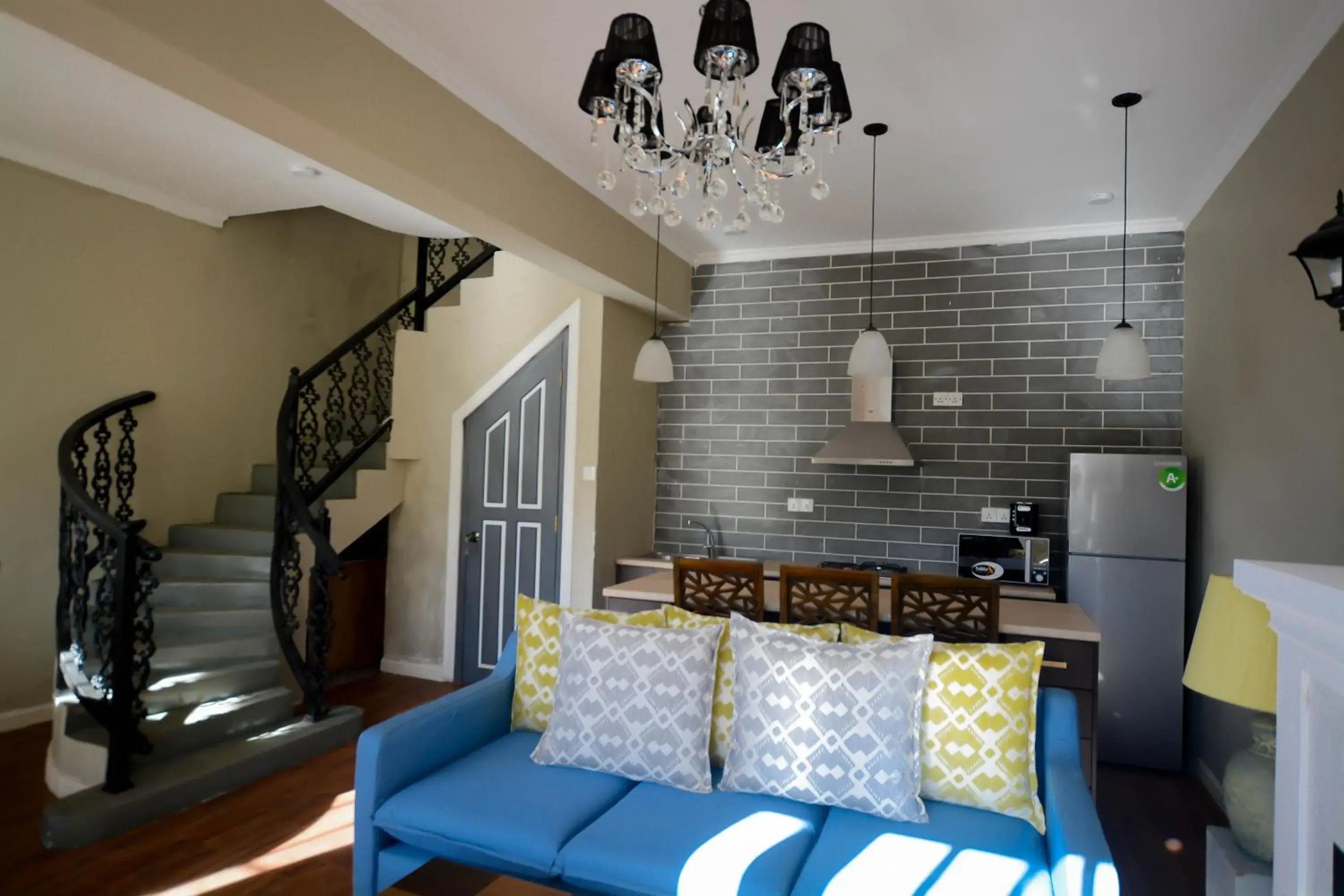 Living room in Luxe Wilderness - Private Villas, Free Breakfast, 2km from City Centre Living room in Luxe Wilderness - Private Villas, Free Breakfast, 2km from City Centre