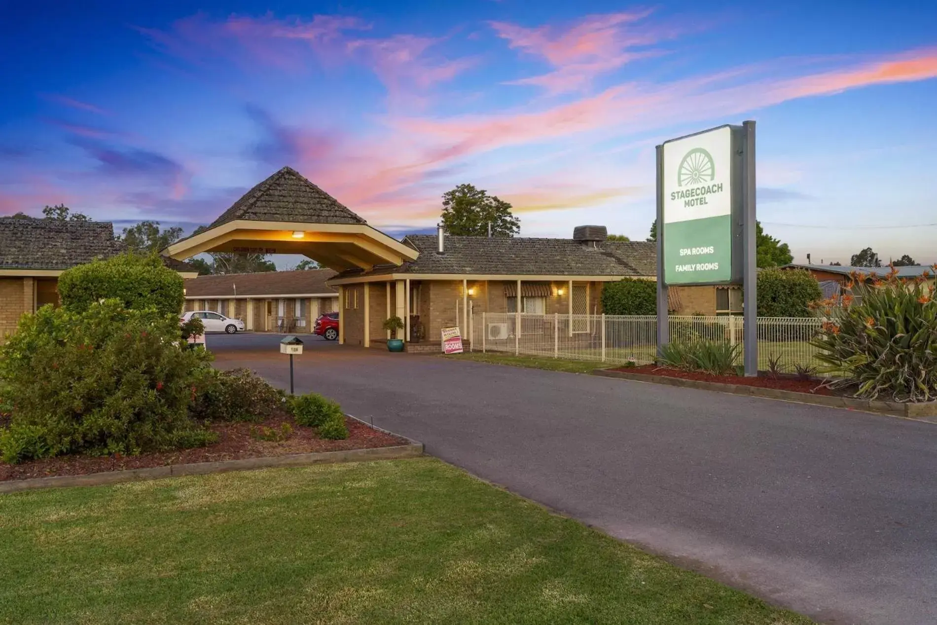 Facade/entrance, Property Building in Stagecoach Motel Wodonga