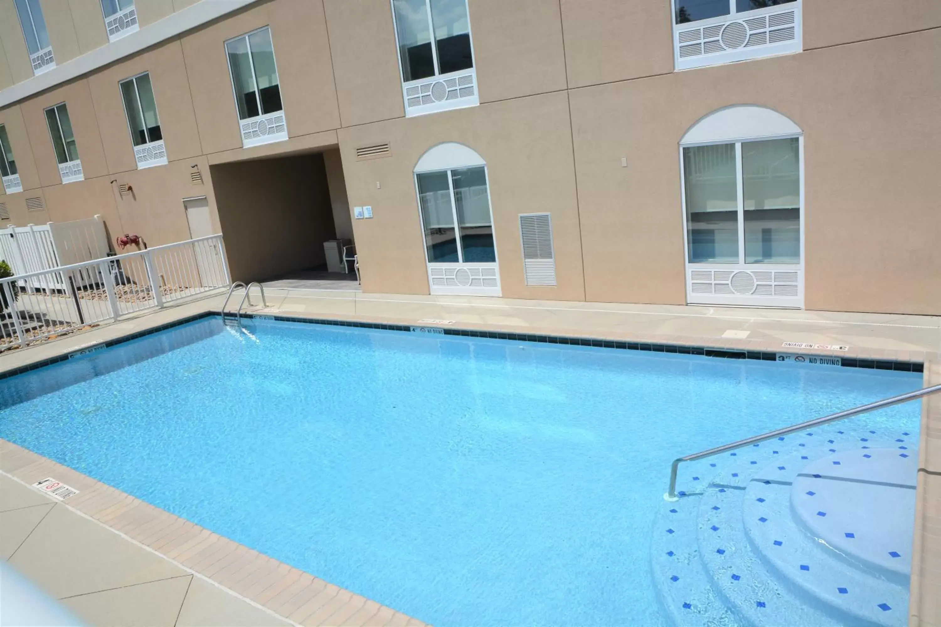 Swimming Pool in Holiday Inn Express & Suites Caryville, an IHG Hotel