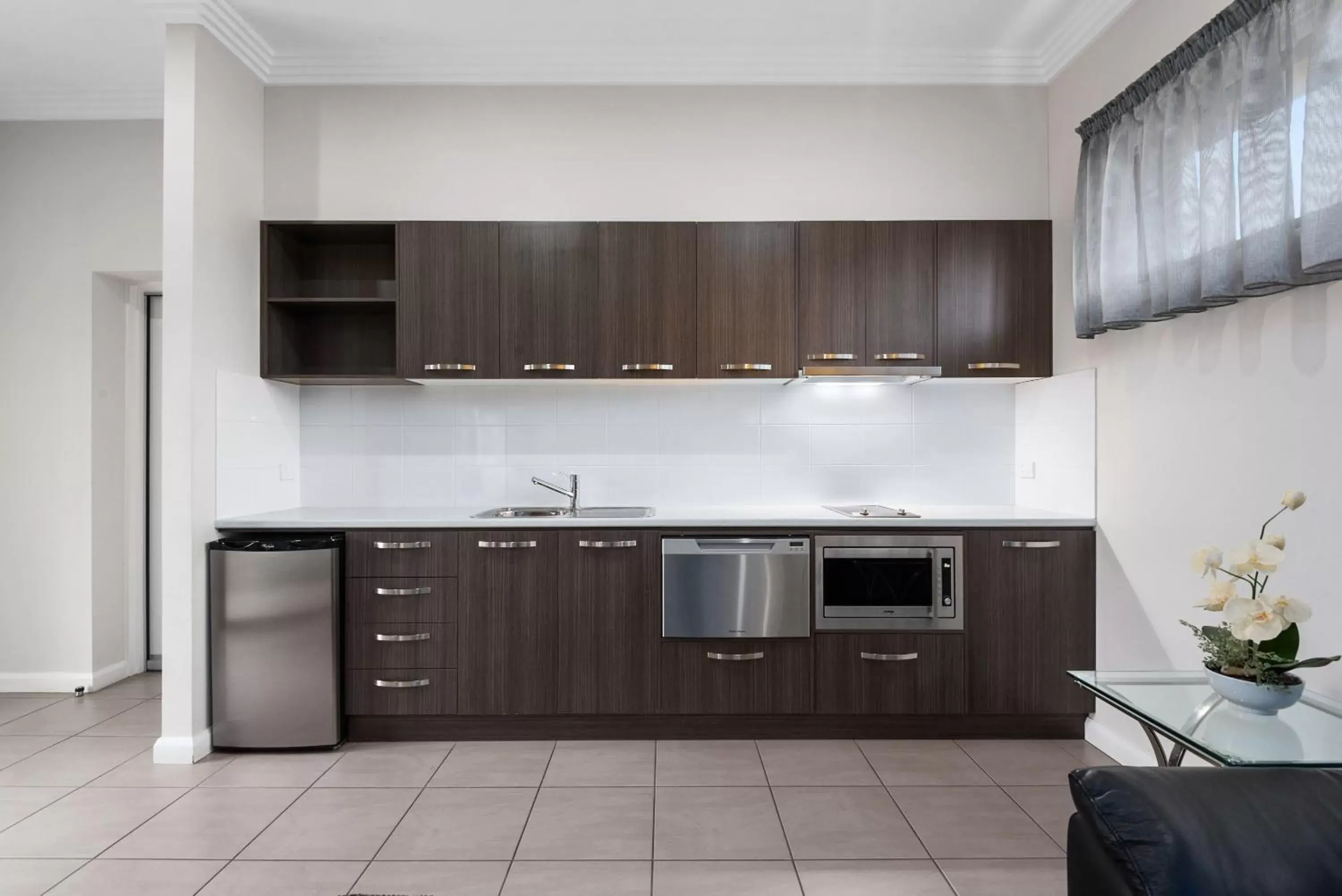 Kitchen or kitchenette, Kitchen/Kitchenette in Comfort Inn Deakin Palms