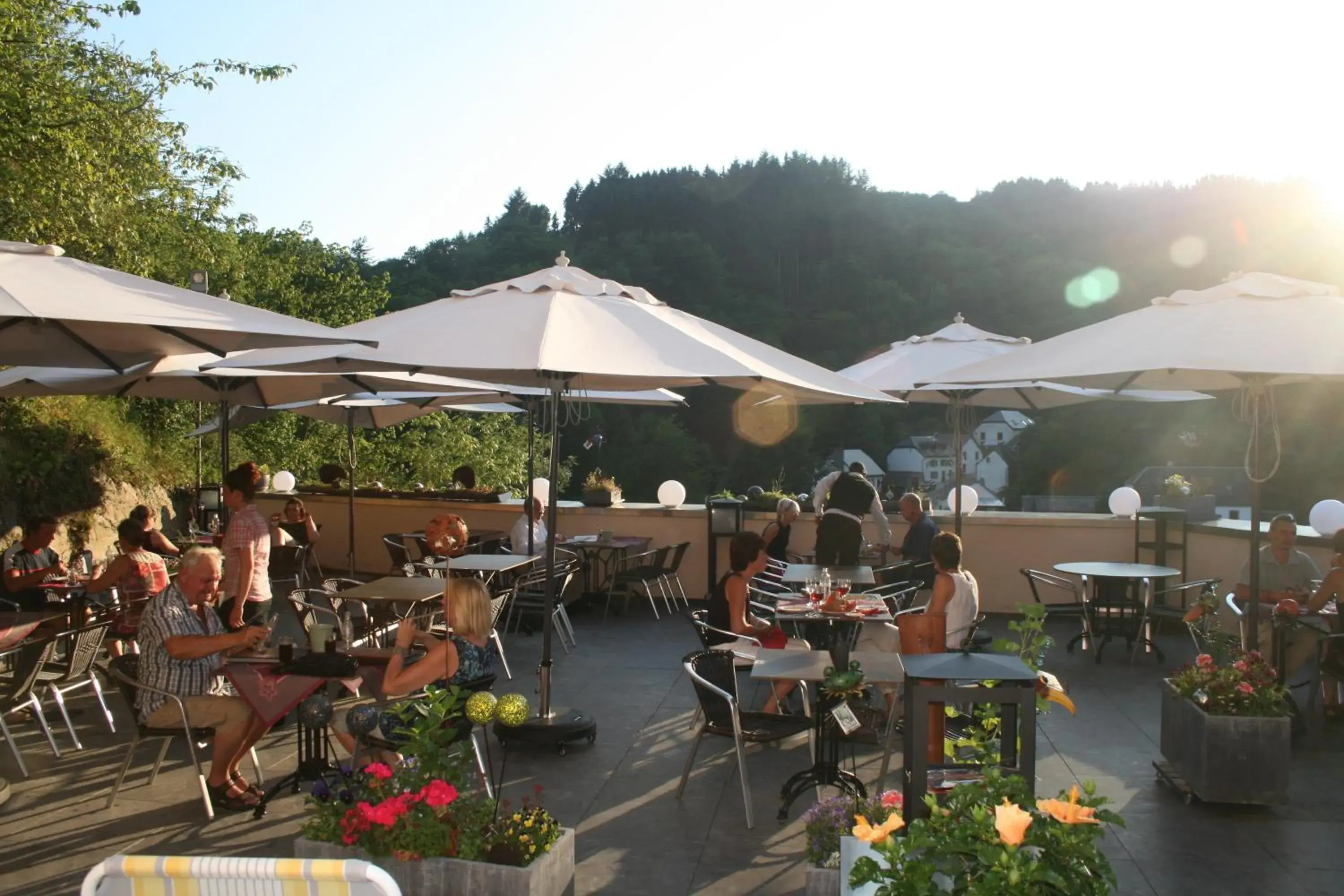 Area and facilities, Restaurant/Places to Eat in Gourmet & Relax Hotel De La Sure