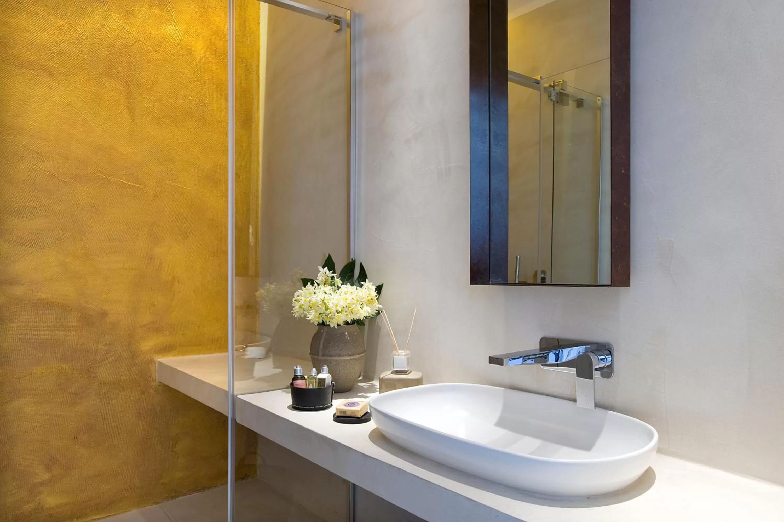 Bathroom in Piazza di Spagna 9