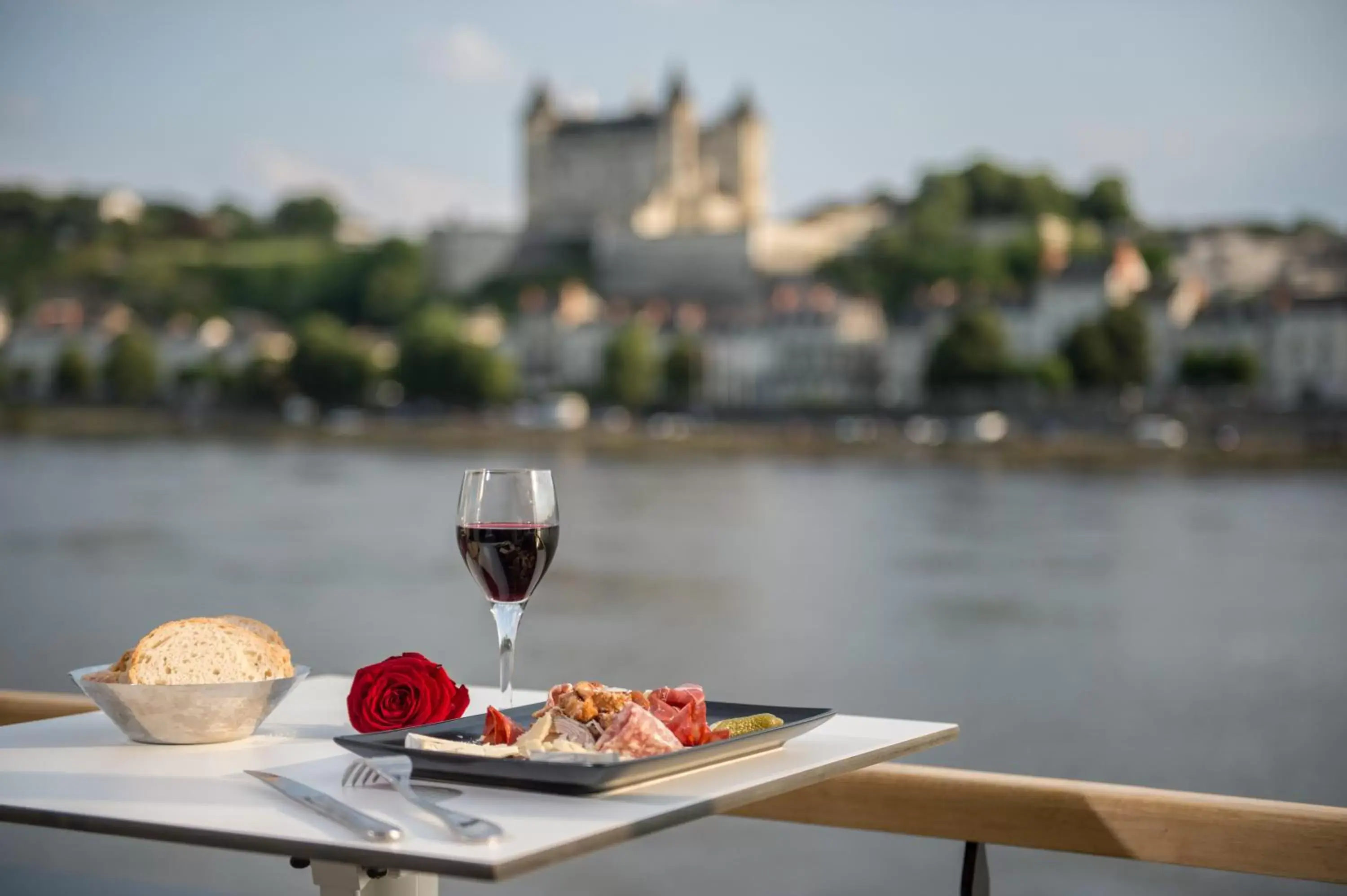Balcony/Terrace, Food in Mercure Bords de Loire Saumur