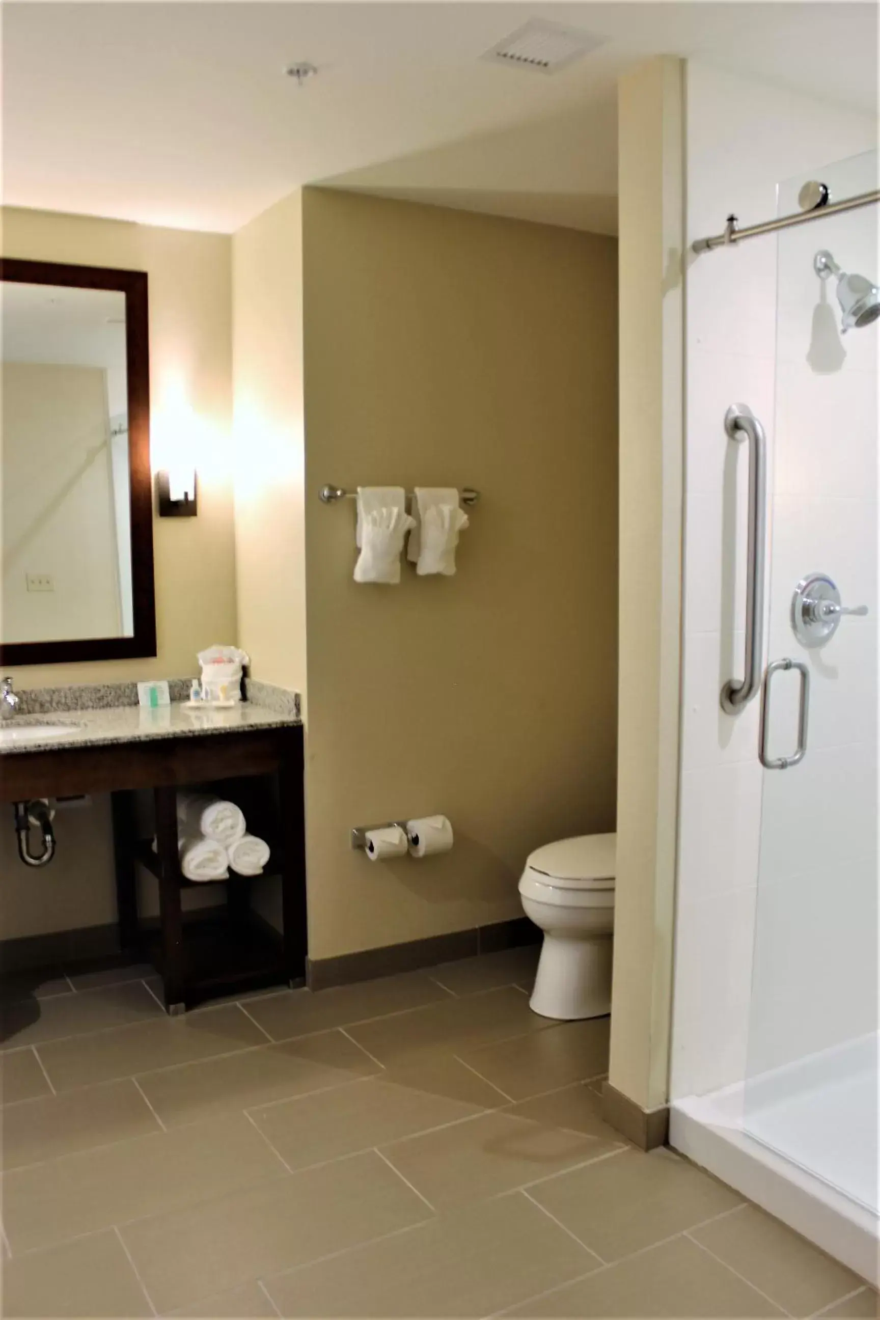 Bathroom in Comfort Suites - Dodge City