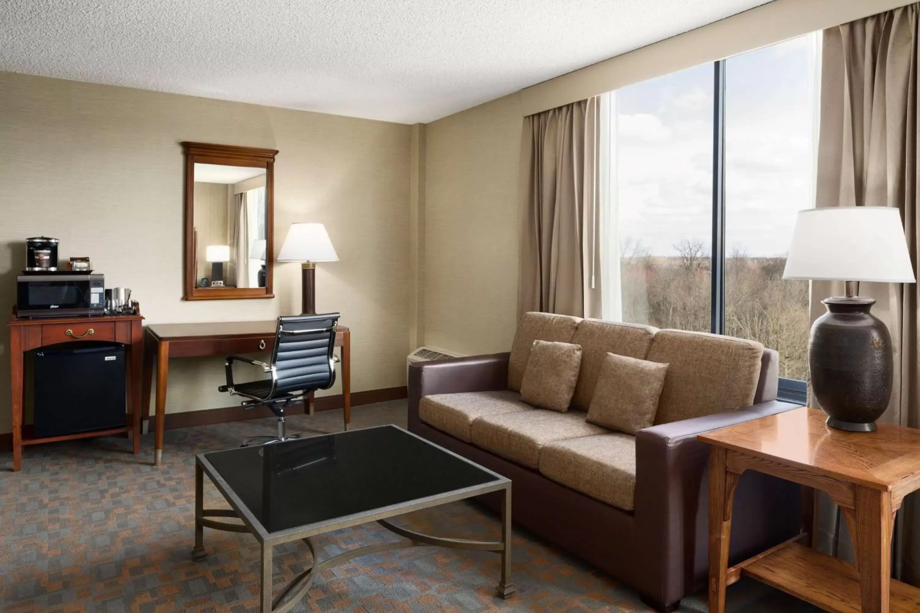 Bedroom, Seating Area in DoubleTree by Hilton Hotel & Executive Meeting Center Somerset