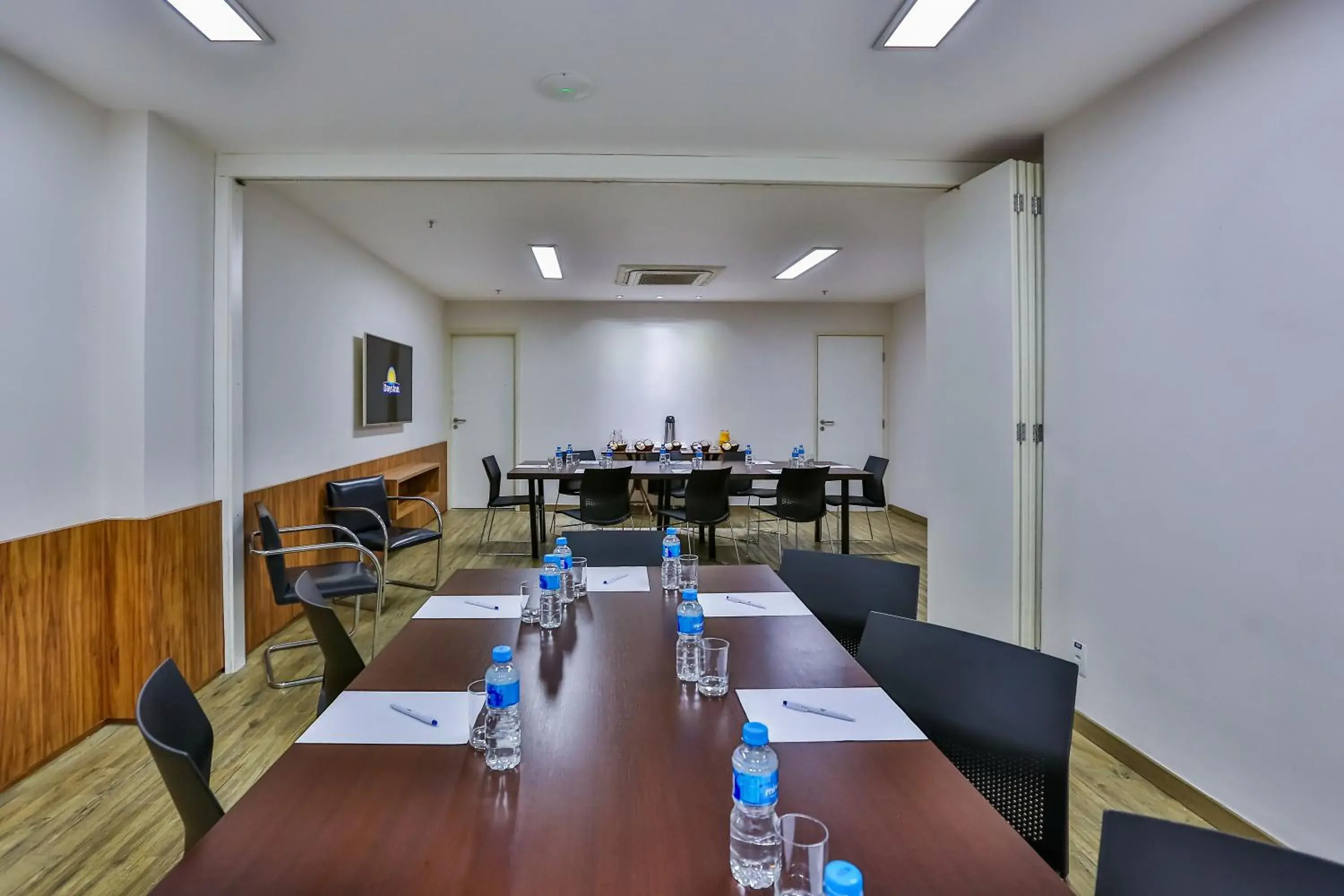 Business facilities in Days Inn by Wyndham Rio de Janeiro Lapa