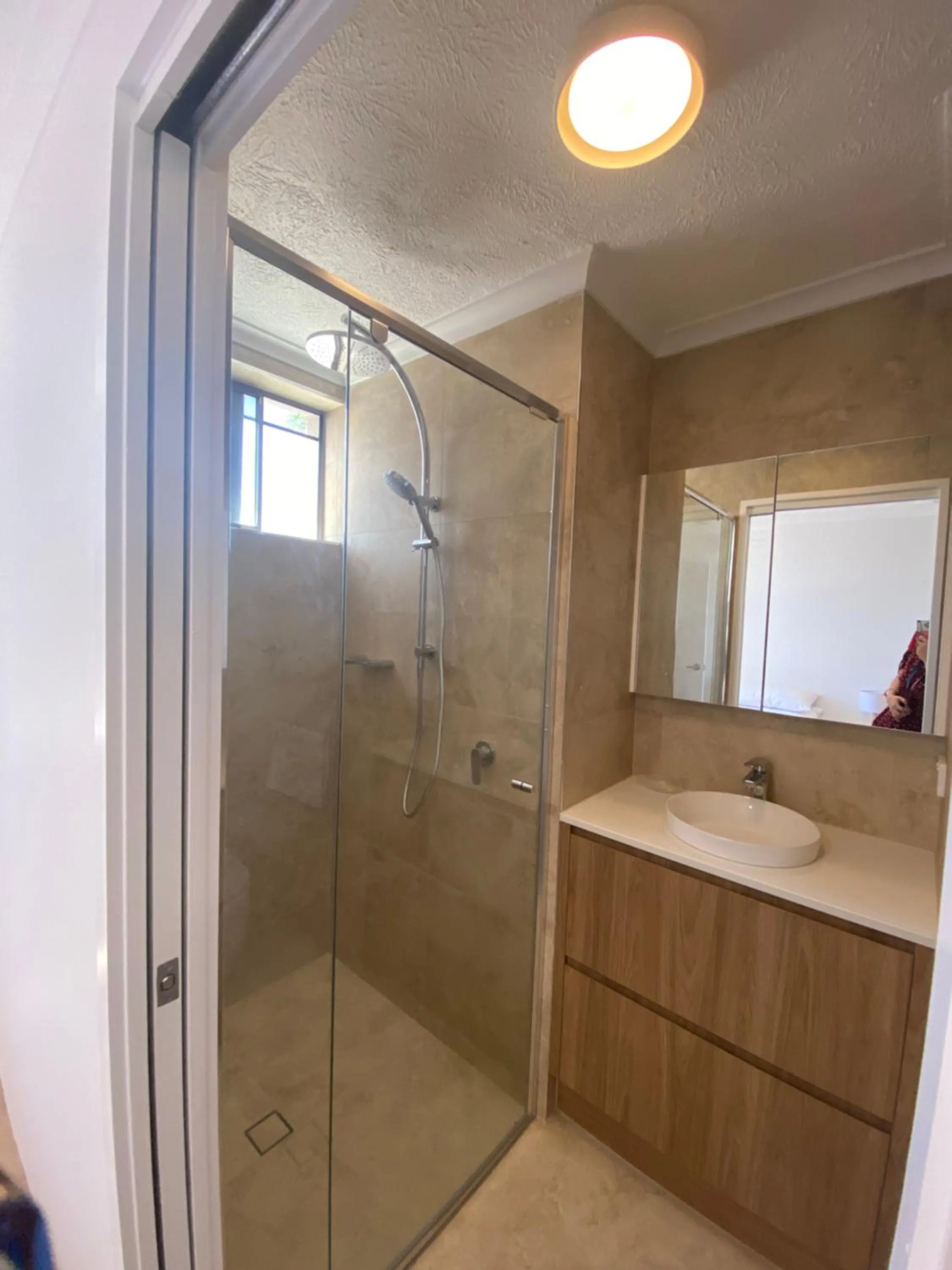 Shower in Enderley Gardens Resort