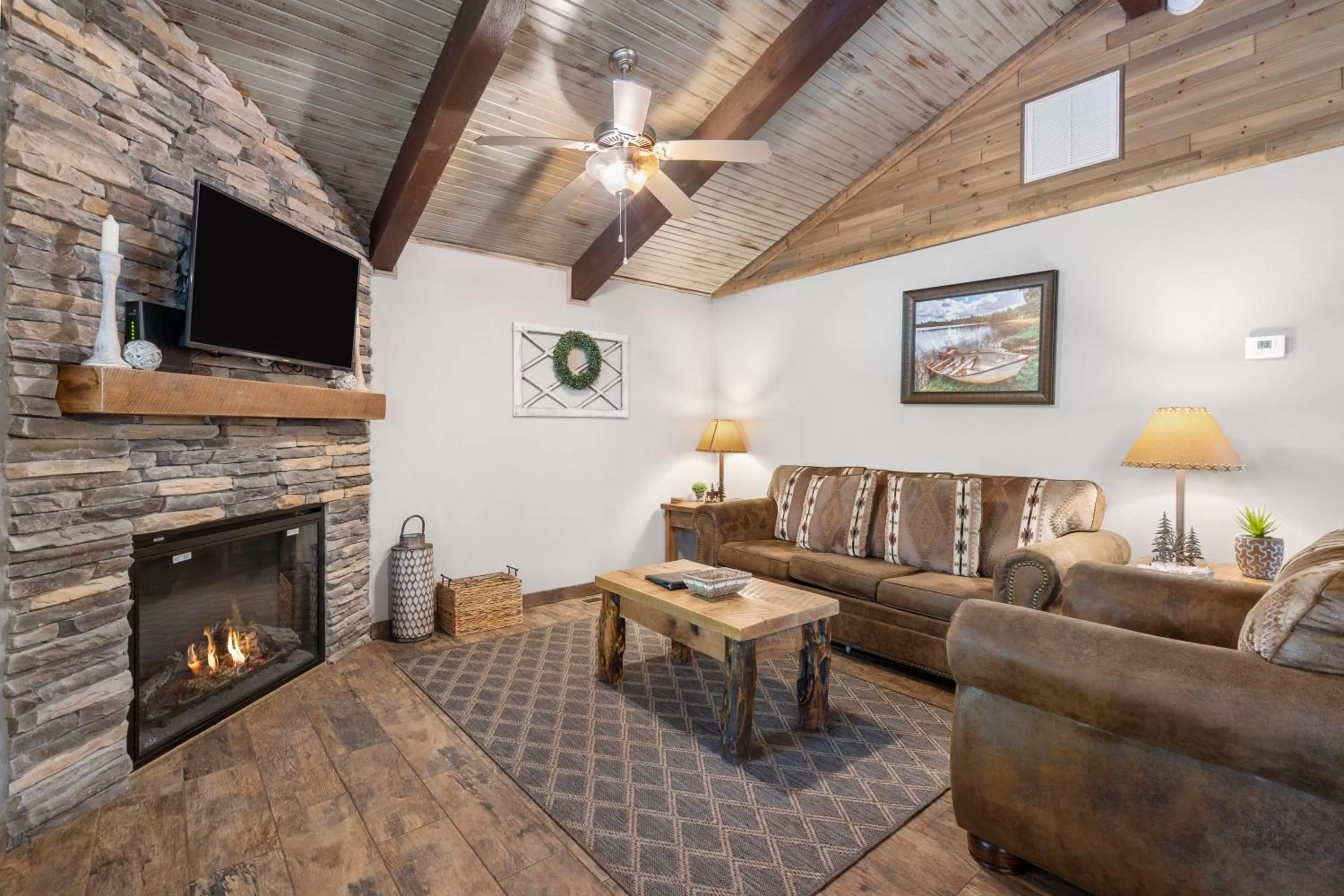 Living room in Table Rock Resorts at Indian Point
