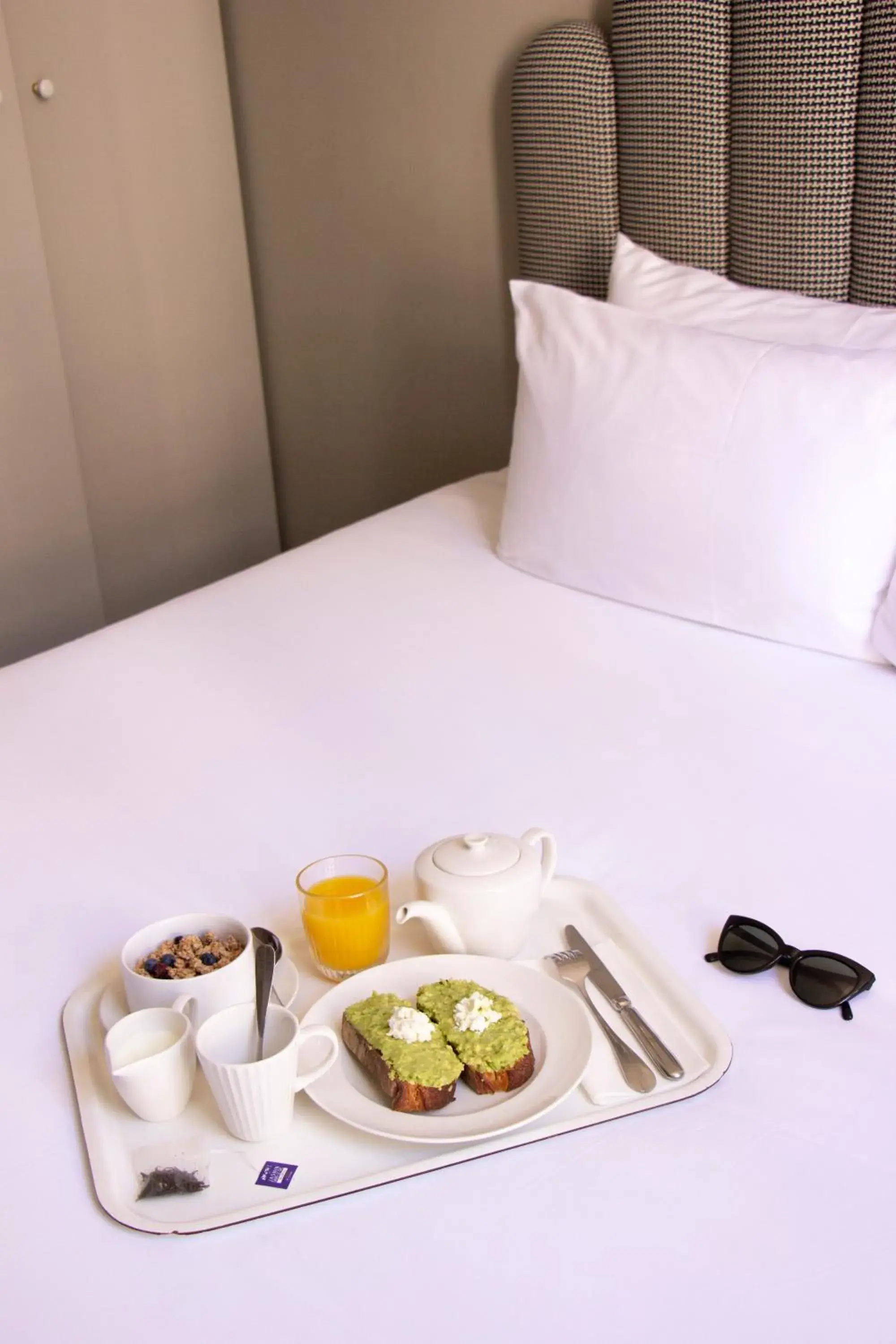 Continental breakfast, Bed in Hotel Paradis