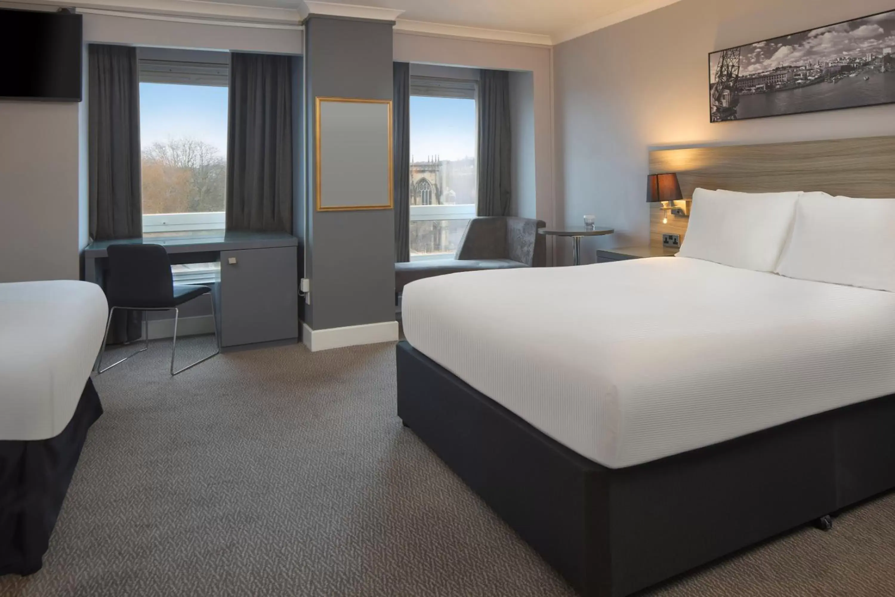 Bedroom, Bed in DoubleTree by Hilton Bristol City Centre