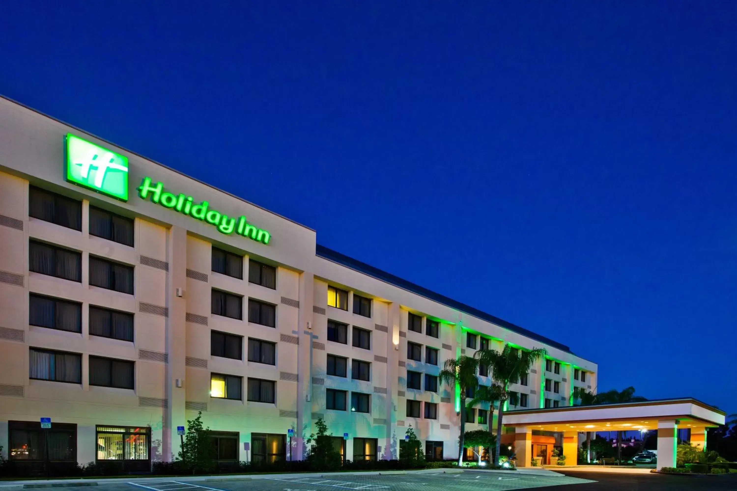 Property building in Holiday Inn Port St. Lucie by IHG Property building in Holiday Inn Port St. Lucie by IHG