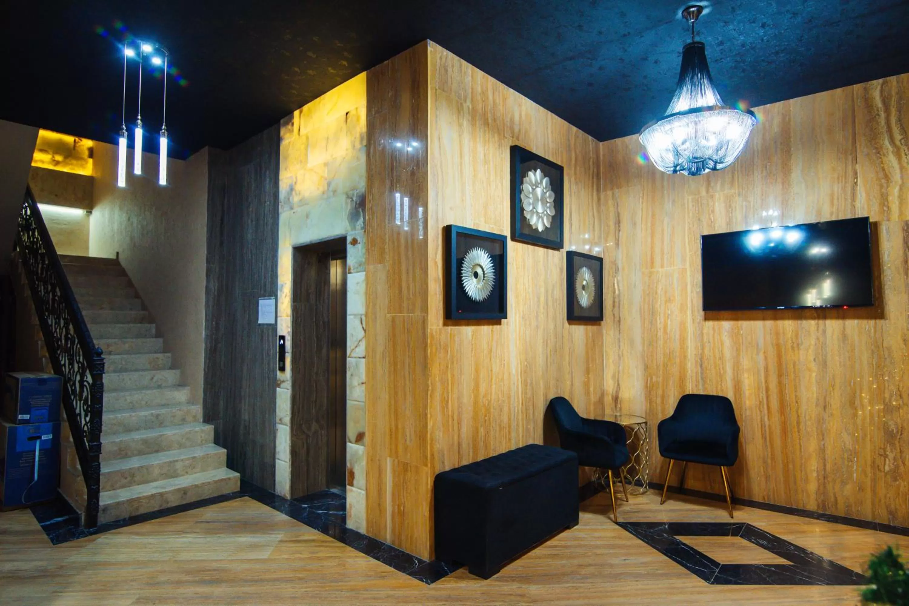 Lobby or reception in Royal Plaza Hotel