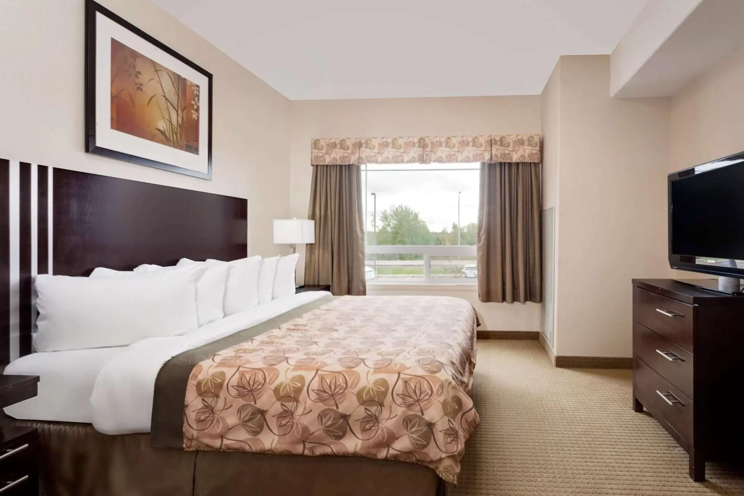 Photo of the whole room, Bed in Ramada by Wyndham Lac La Biche