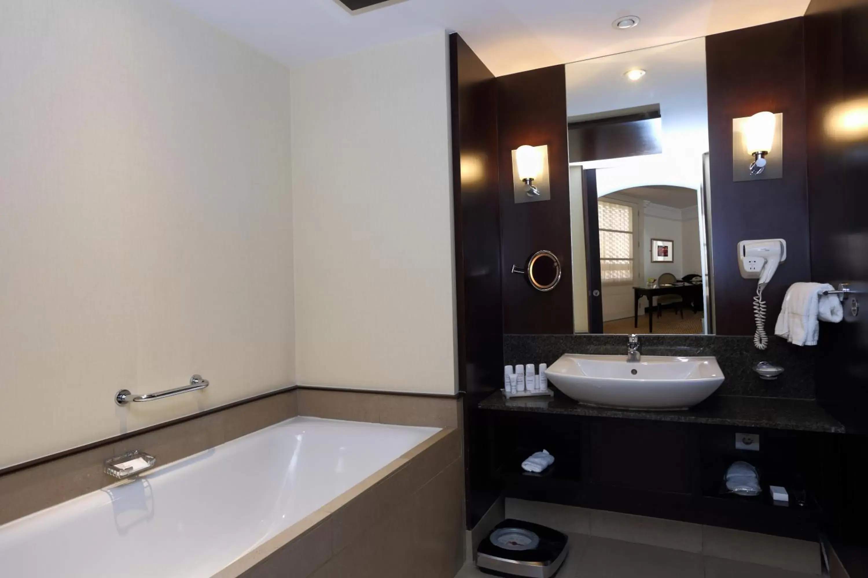 Shower, Bathroom in Radisson Blu Hotel, Riyadh