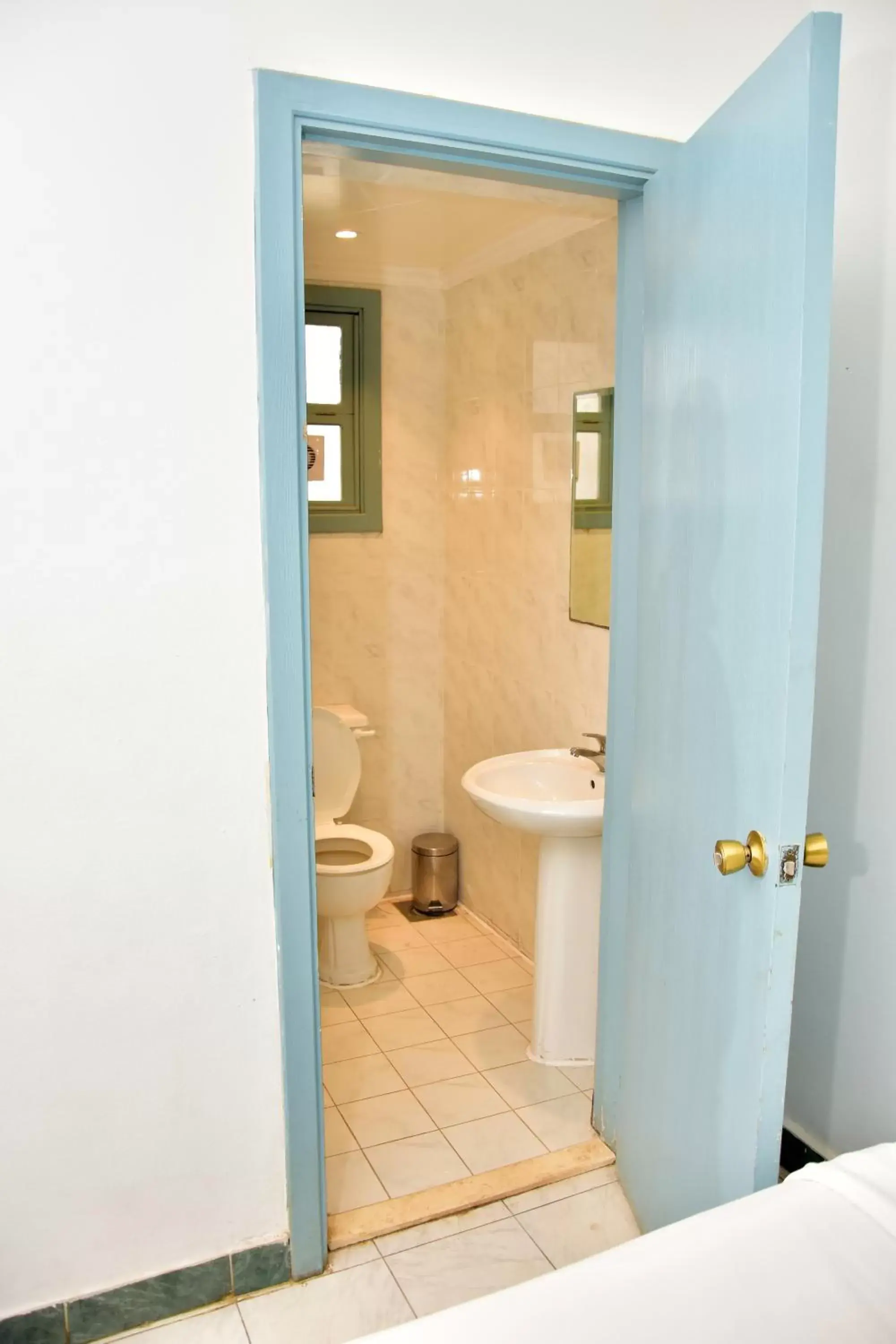 Toilet, Bathroom in Dive Inn Resort