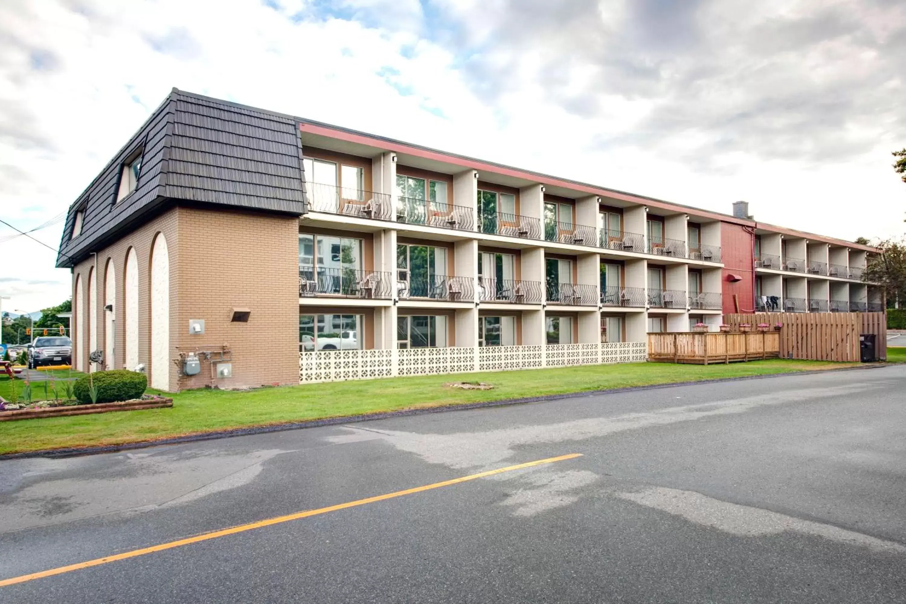 Facade/entrance, Property Building in Travelodge by Wyndham Nanaimo