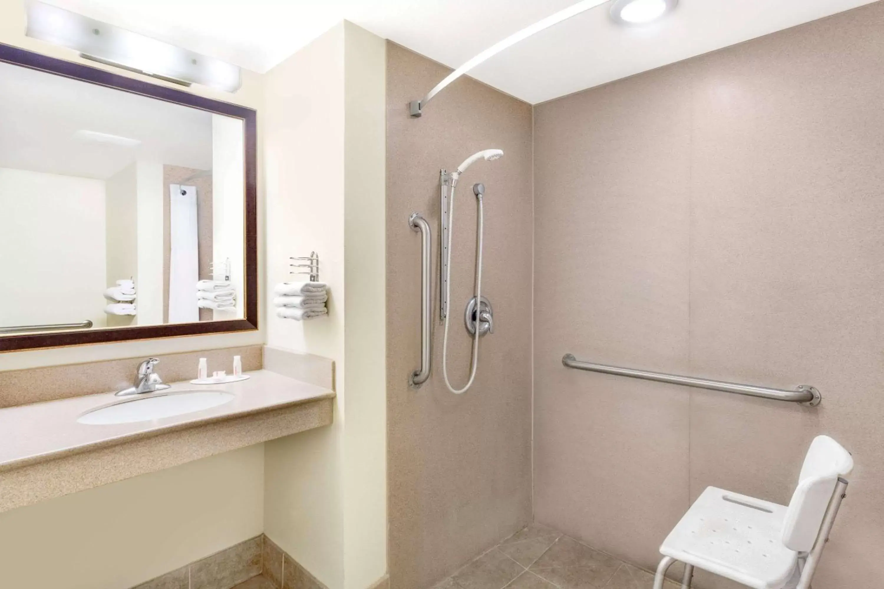 Shower, Bathroom in Days Inn by Wyndham Kingman East