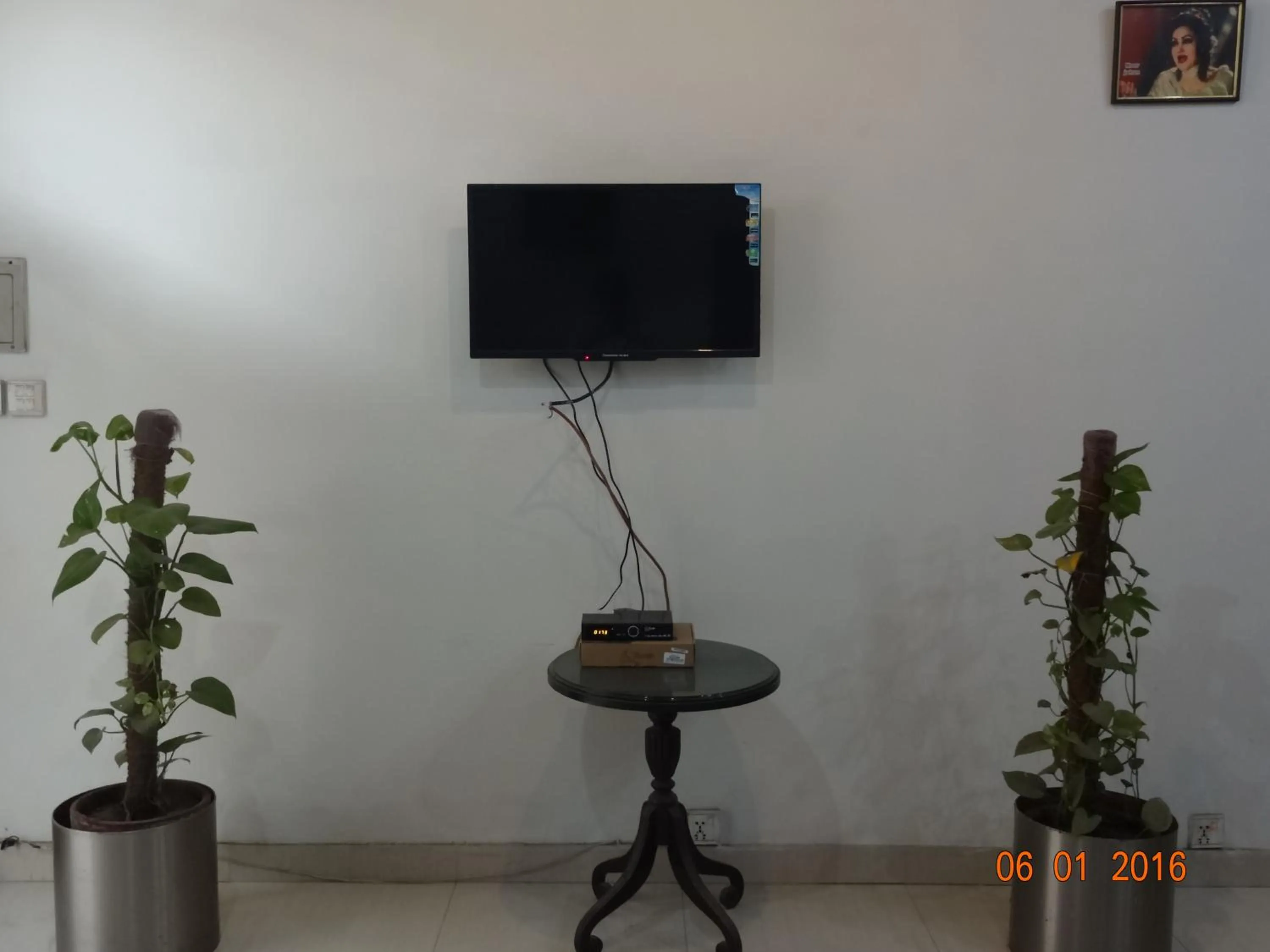 TV and multimedia in Premier Inn Davis Road Lahore