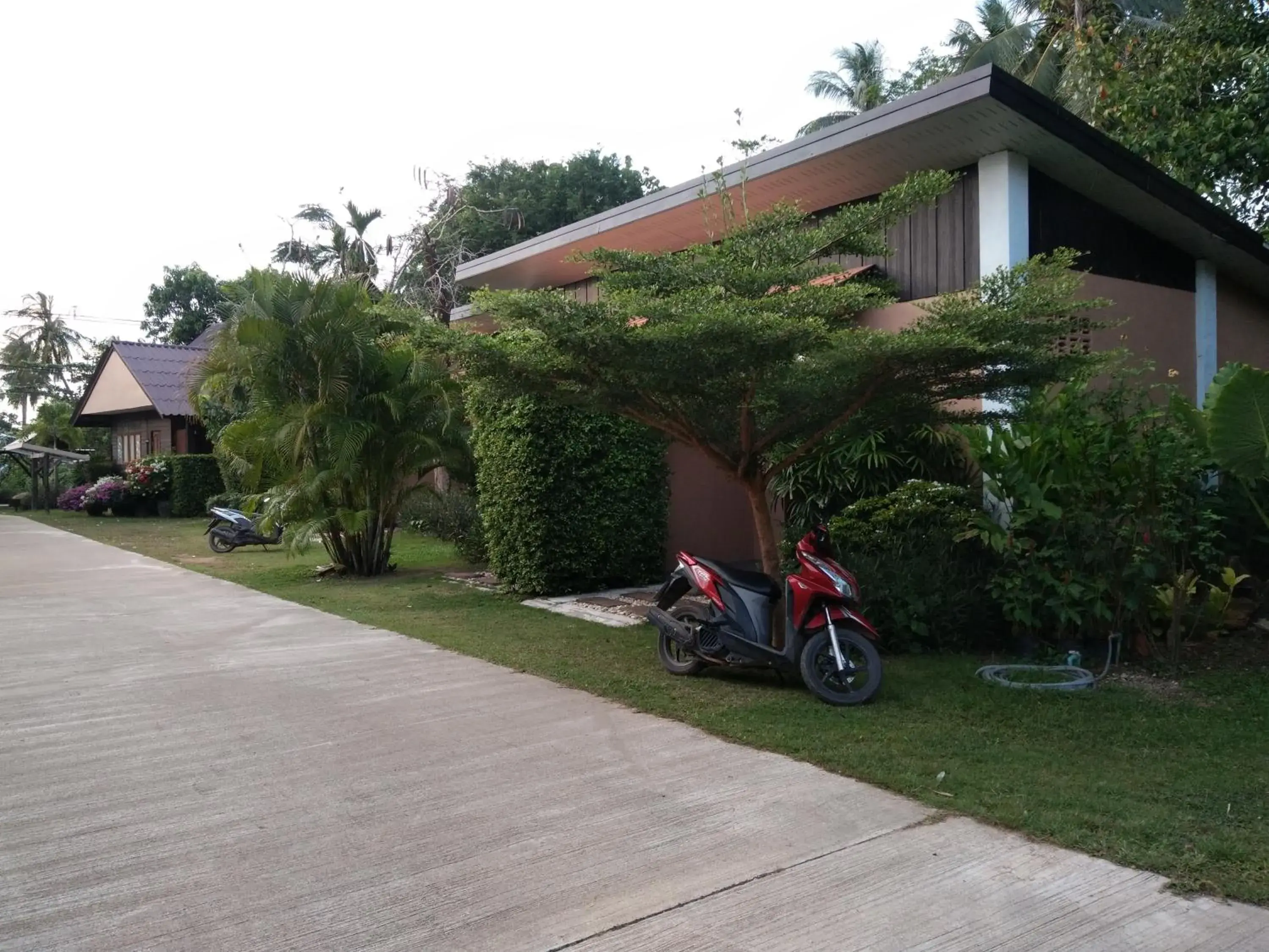 Property Building in Baan Suan Rim Klong