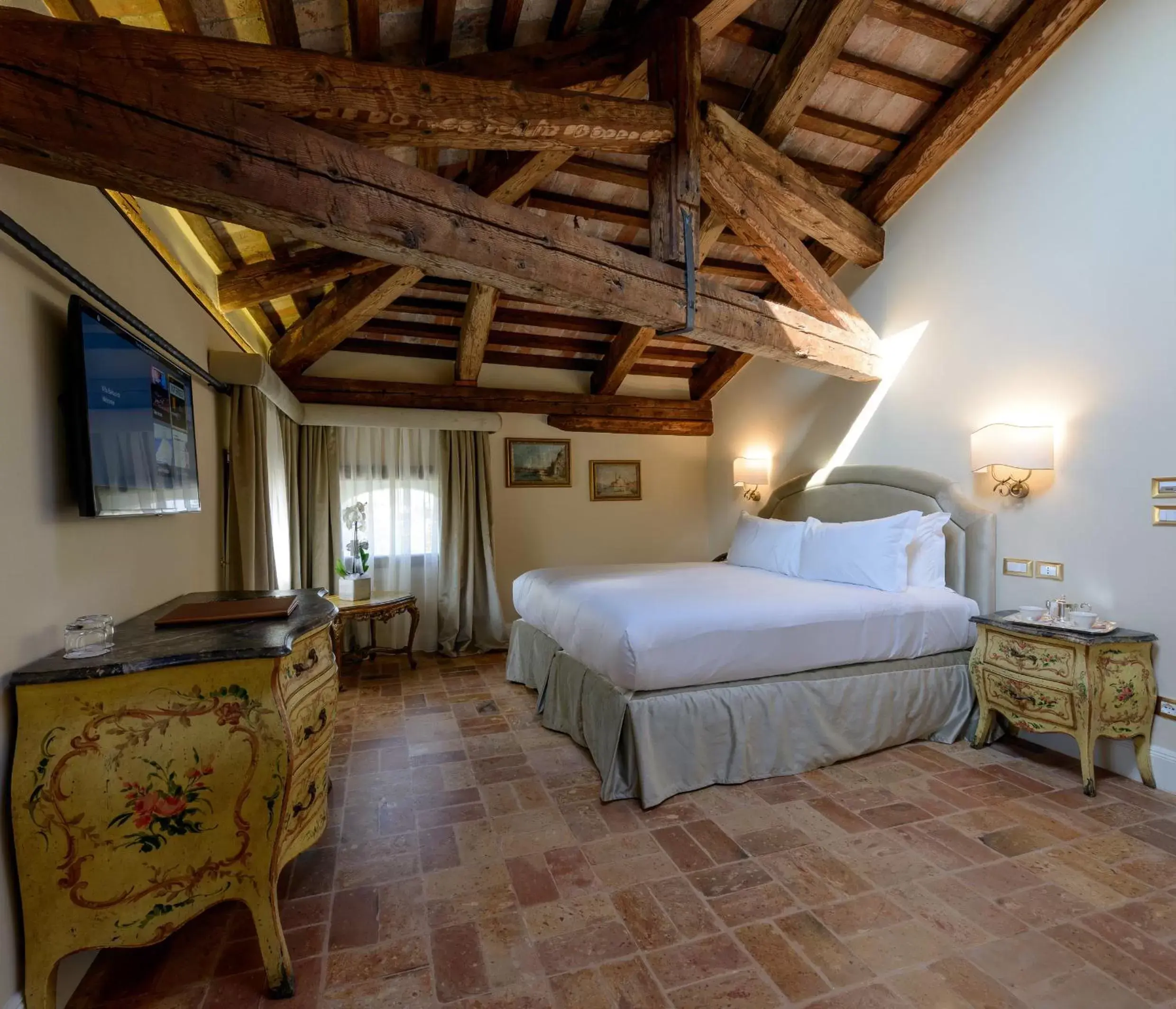 Photo of the whole room, Bed in Hotel Villa Barbarich Venice Mestre