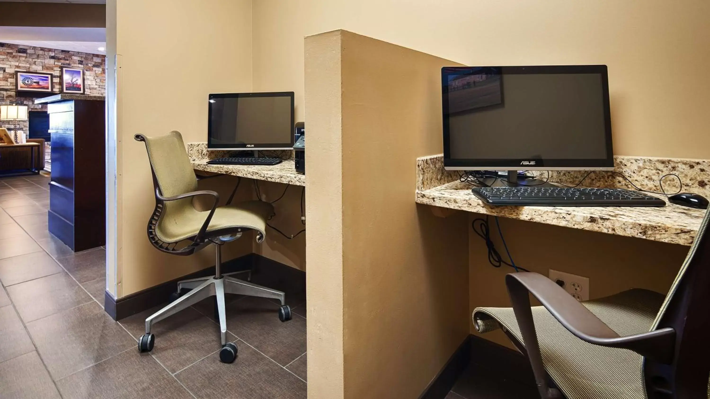 On site, Business Area/Conference Room in Best Western Plus Night Watchman Inn & Suites