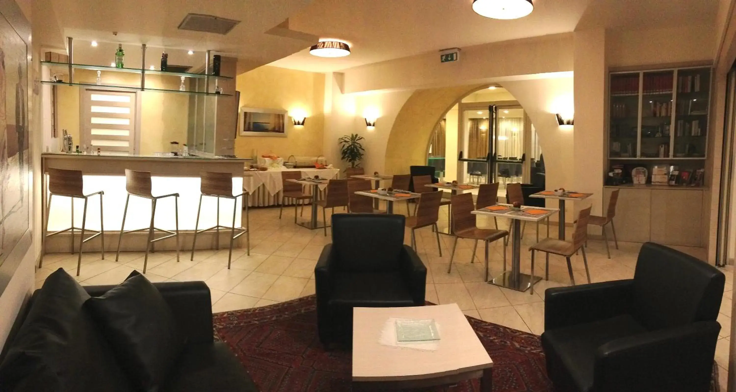 Lounge or bar, Restaurant/Places to Eat in Hotel Villa Cibele