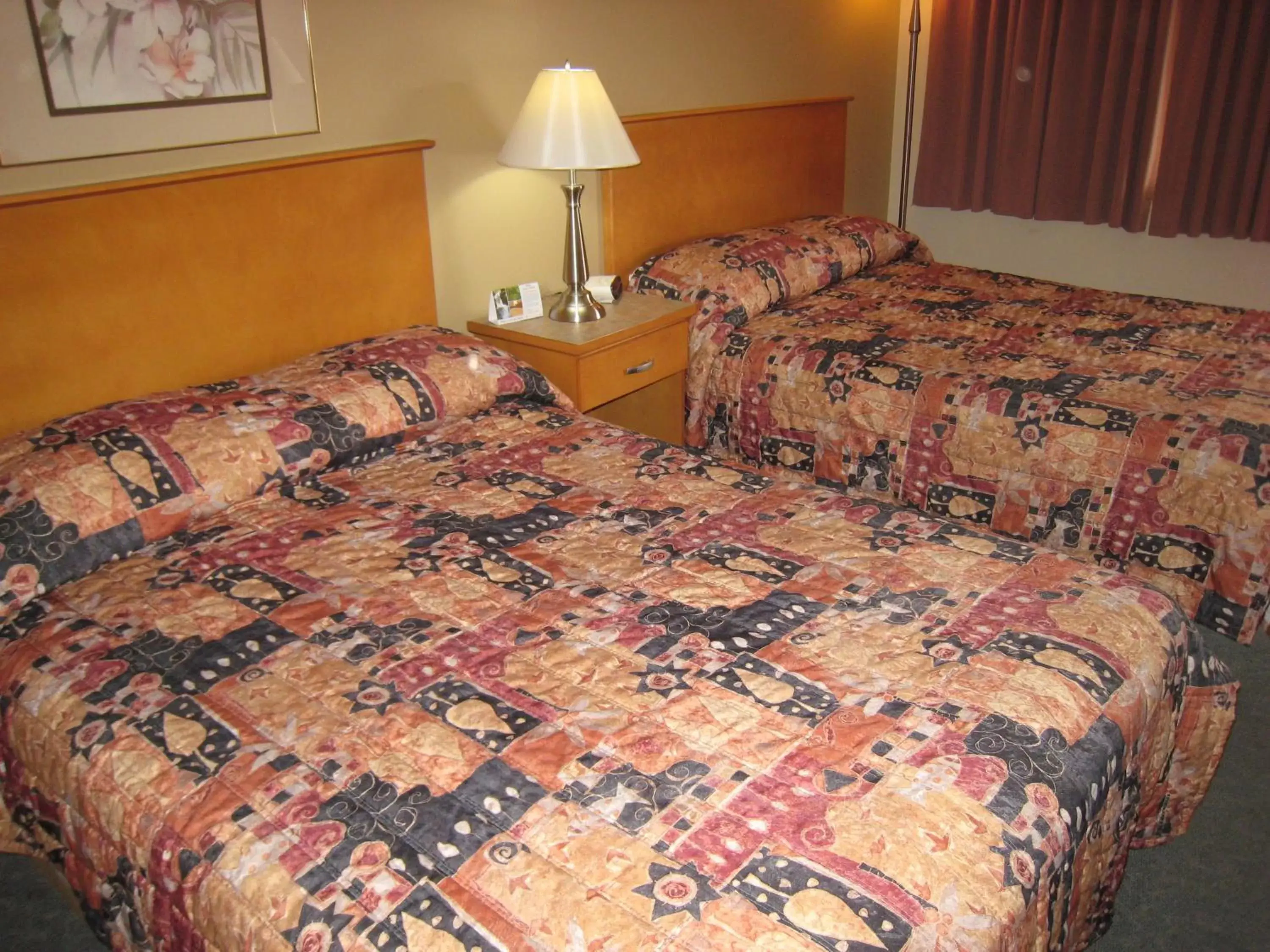 Queen Studio with Two Queen Beds - Non-Smoking in Canadas Best Value Inn & Suites-Vernon