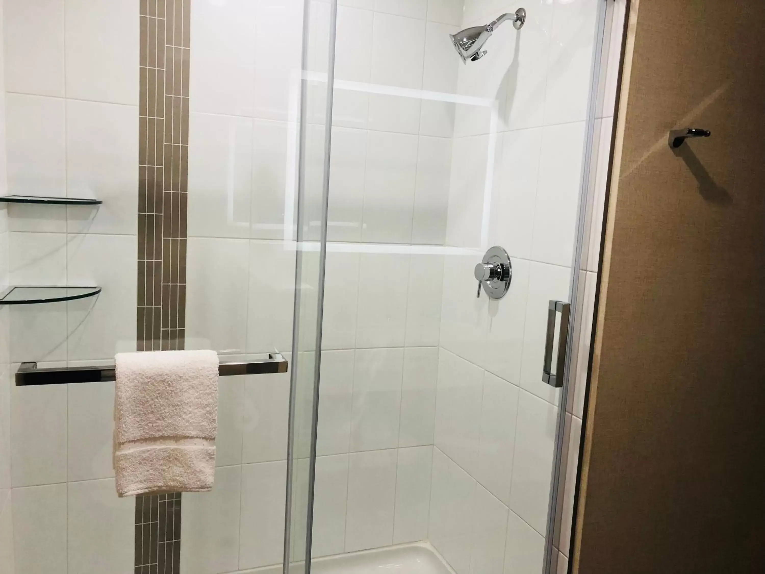 Shower, Bathroom in Wingate by Wyndham Kamloops