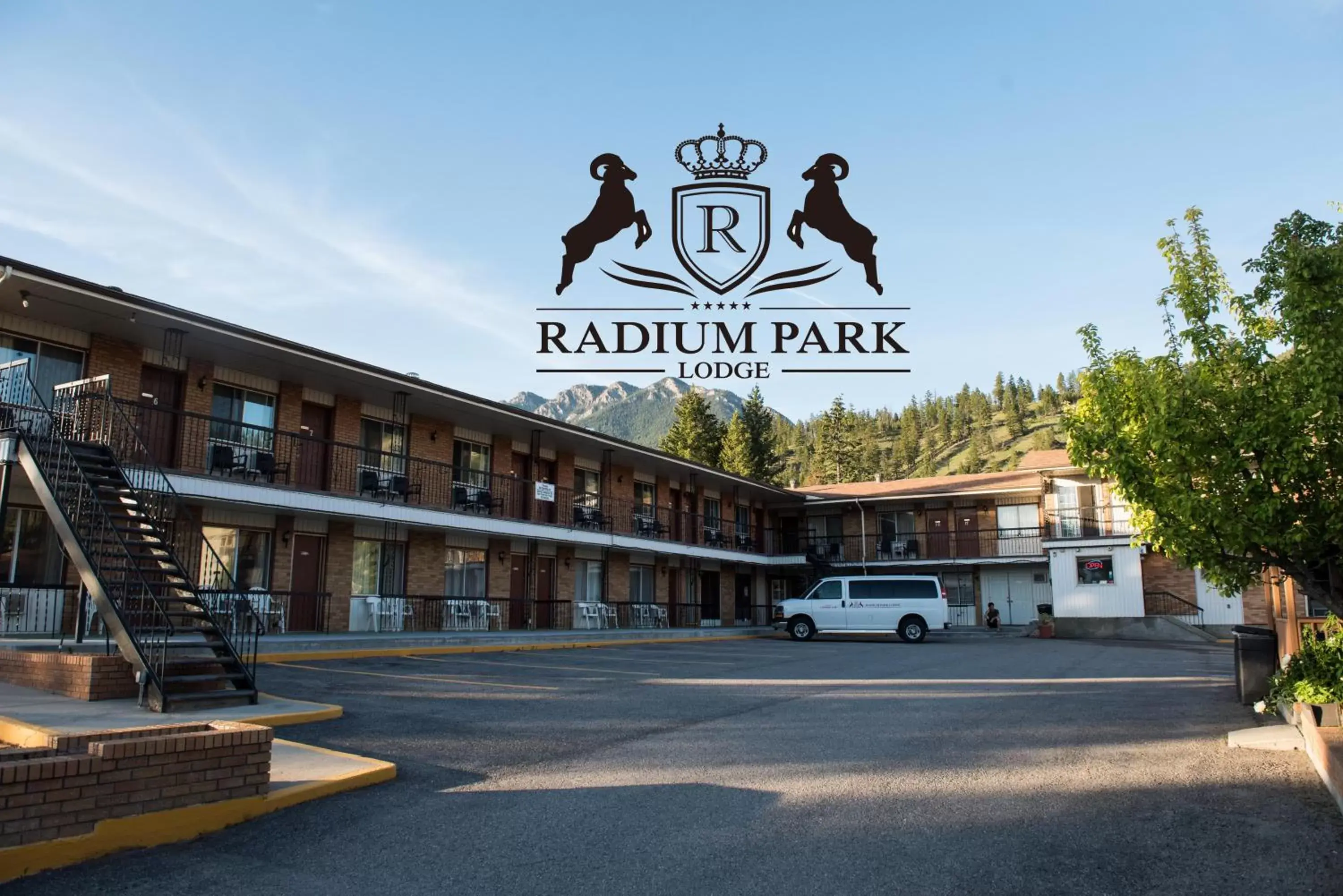 Property logo or sign, Property Building in Radium Park Lodge