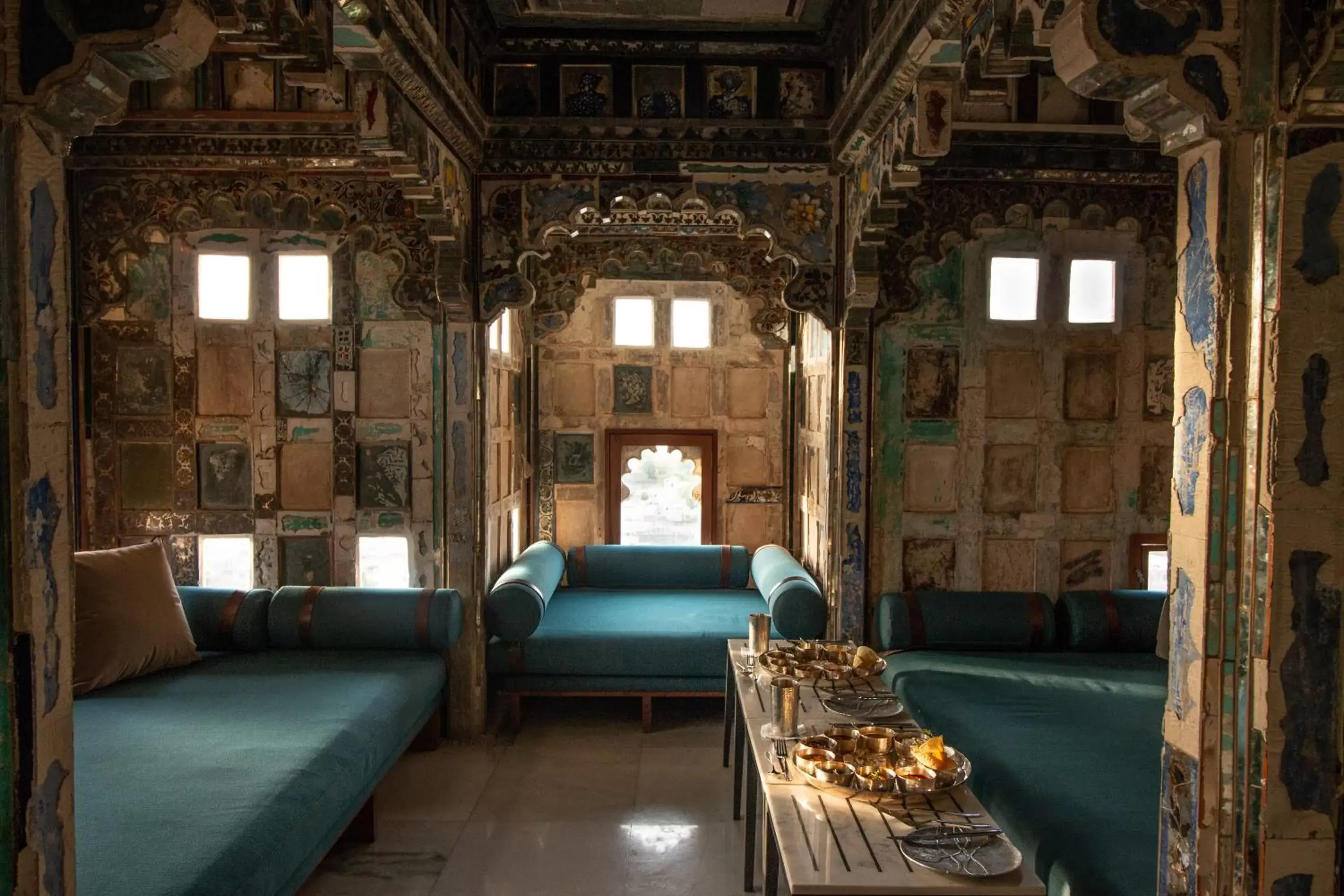 Restaurant/places to eat, Seating Area in RAAS Devigarh