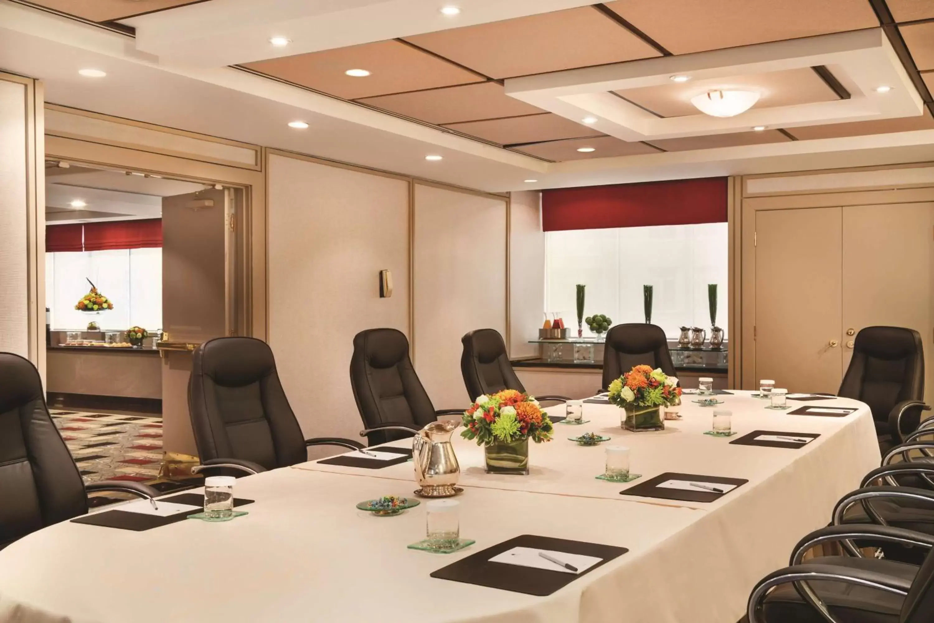 Meeting/conference room in DoubleTree by Hilton Toronto Downtown