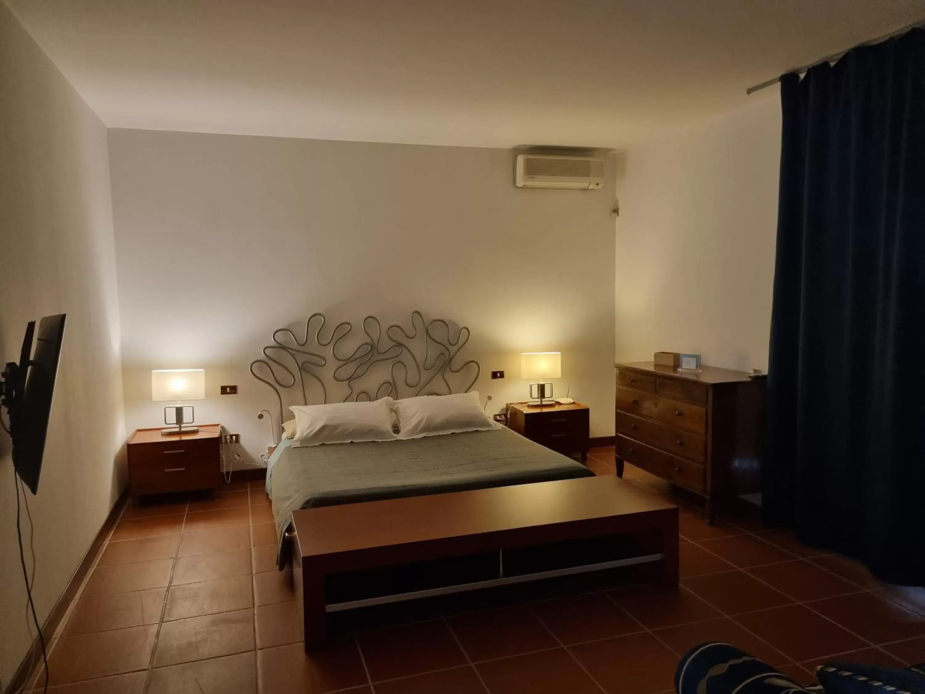 King Room with Garden View in Villa Sul Molo tra Siracusa e Catania