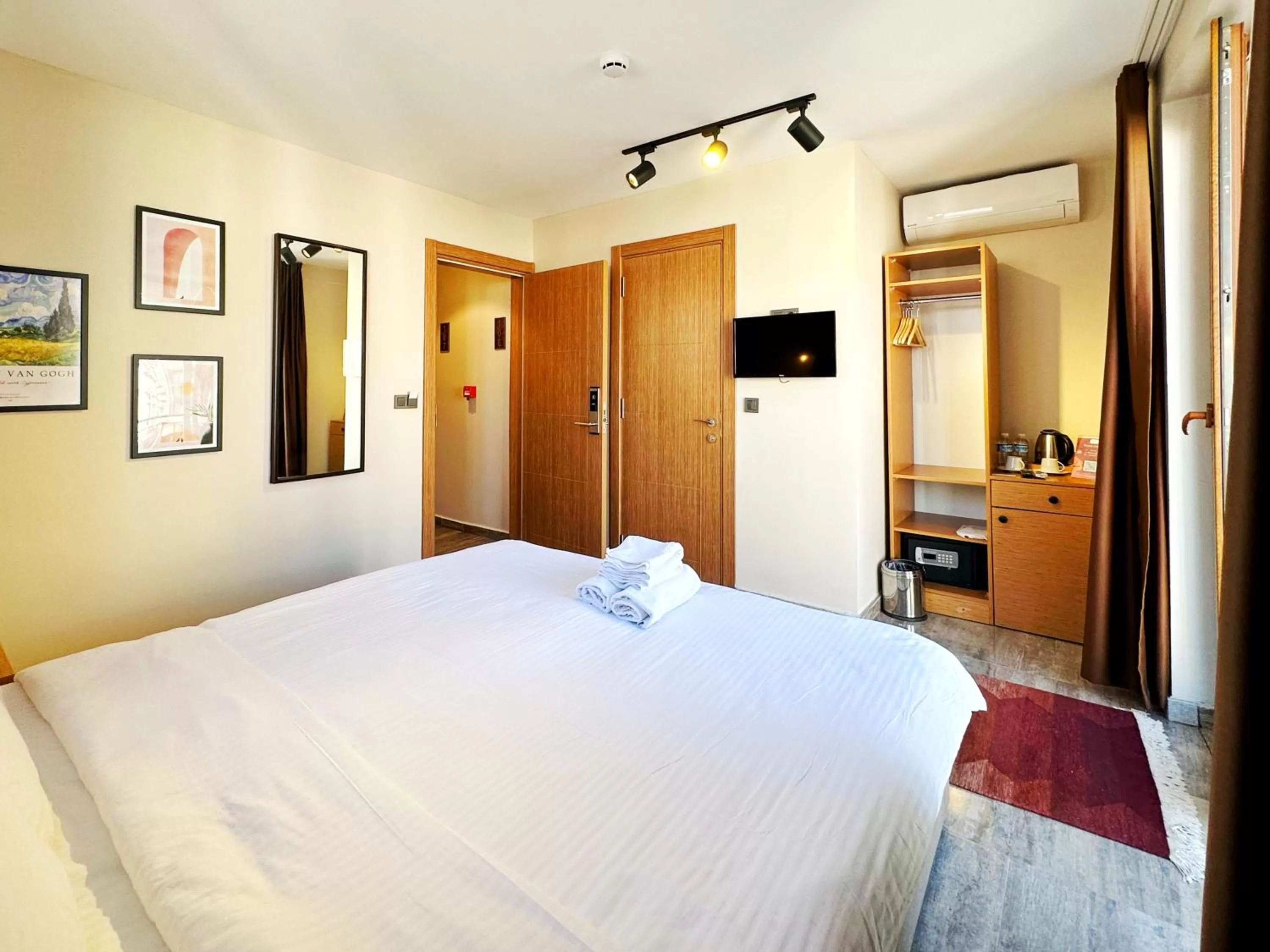 Bed in Sultan Pier Hotel