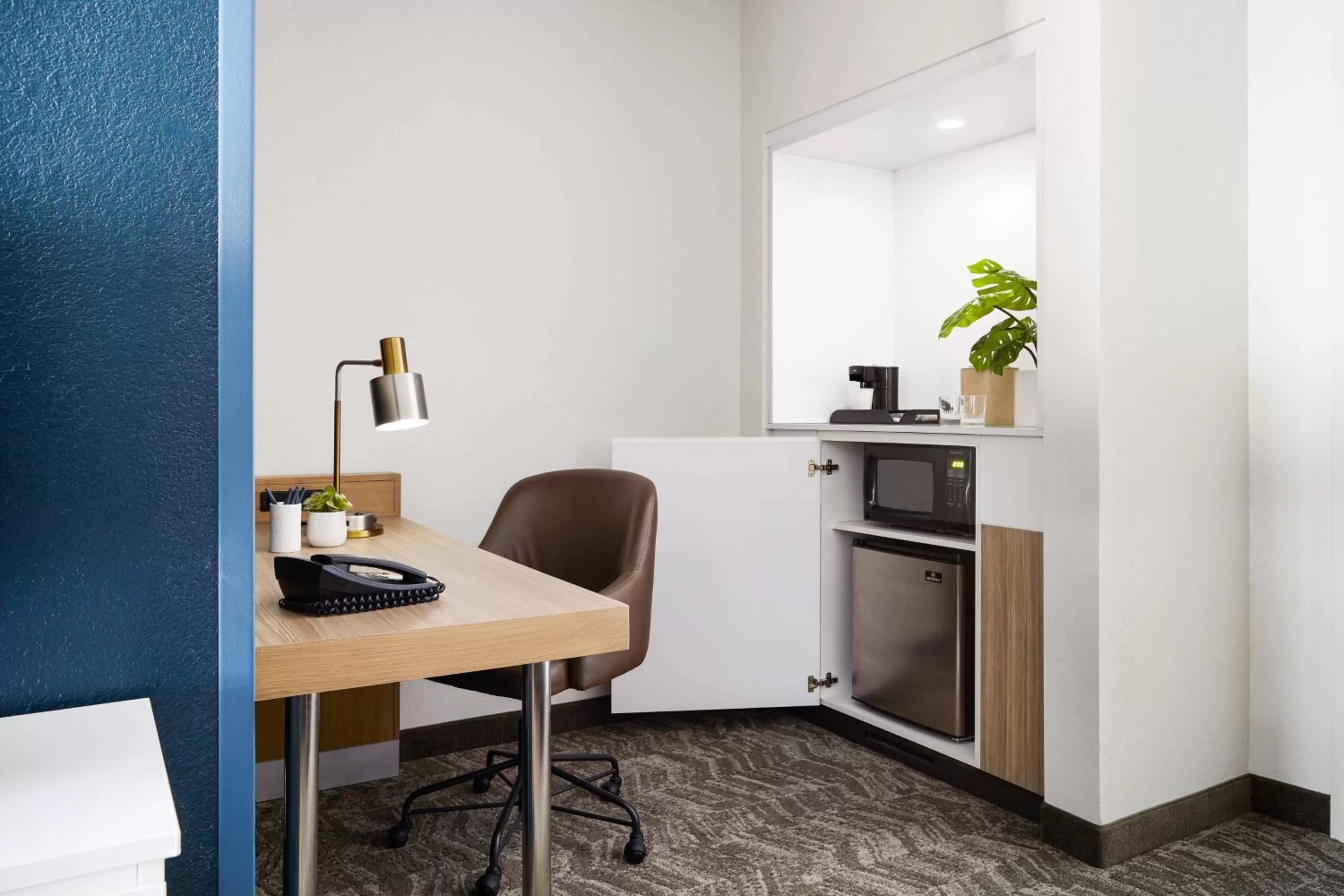 Bedroom in SpringHill Suites Tempe at Arizona Mills Mall