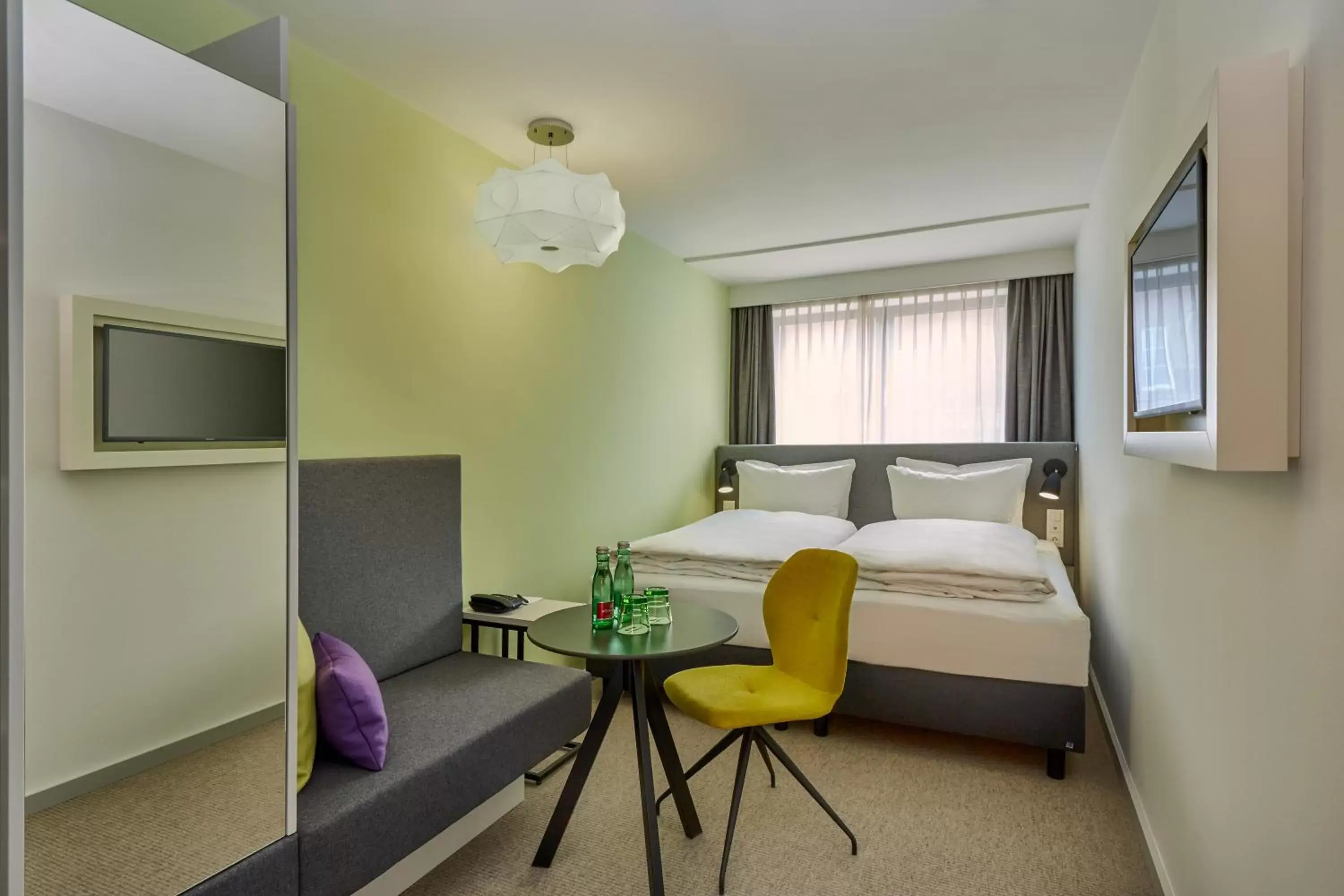 Double or Twin Room in H+ Hotel Wien Double or Twin Room in H+ Hotel Wien