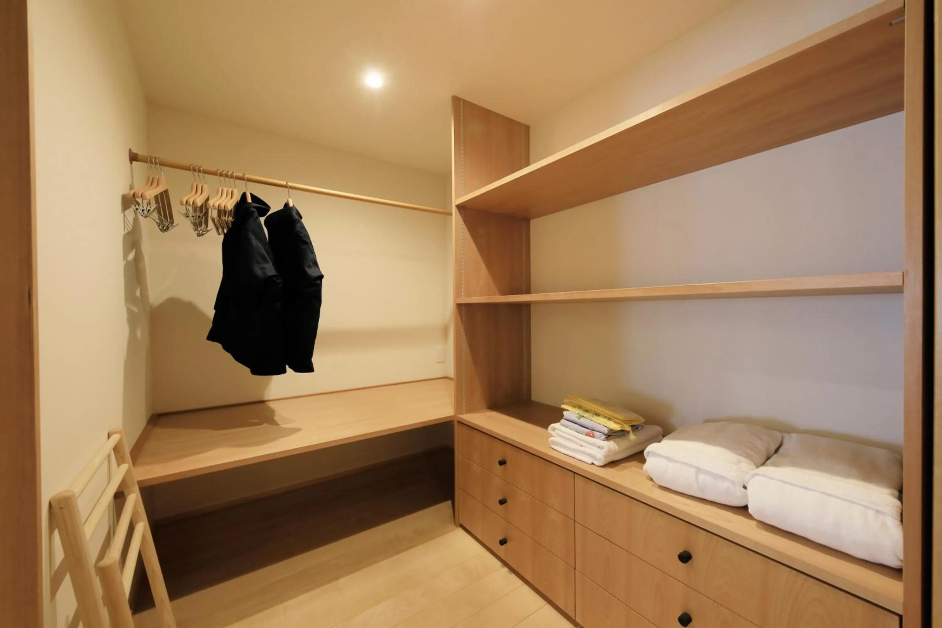 Photo of the whole room, Bed in Fuji Onsenji Yumedono