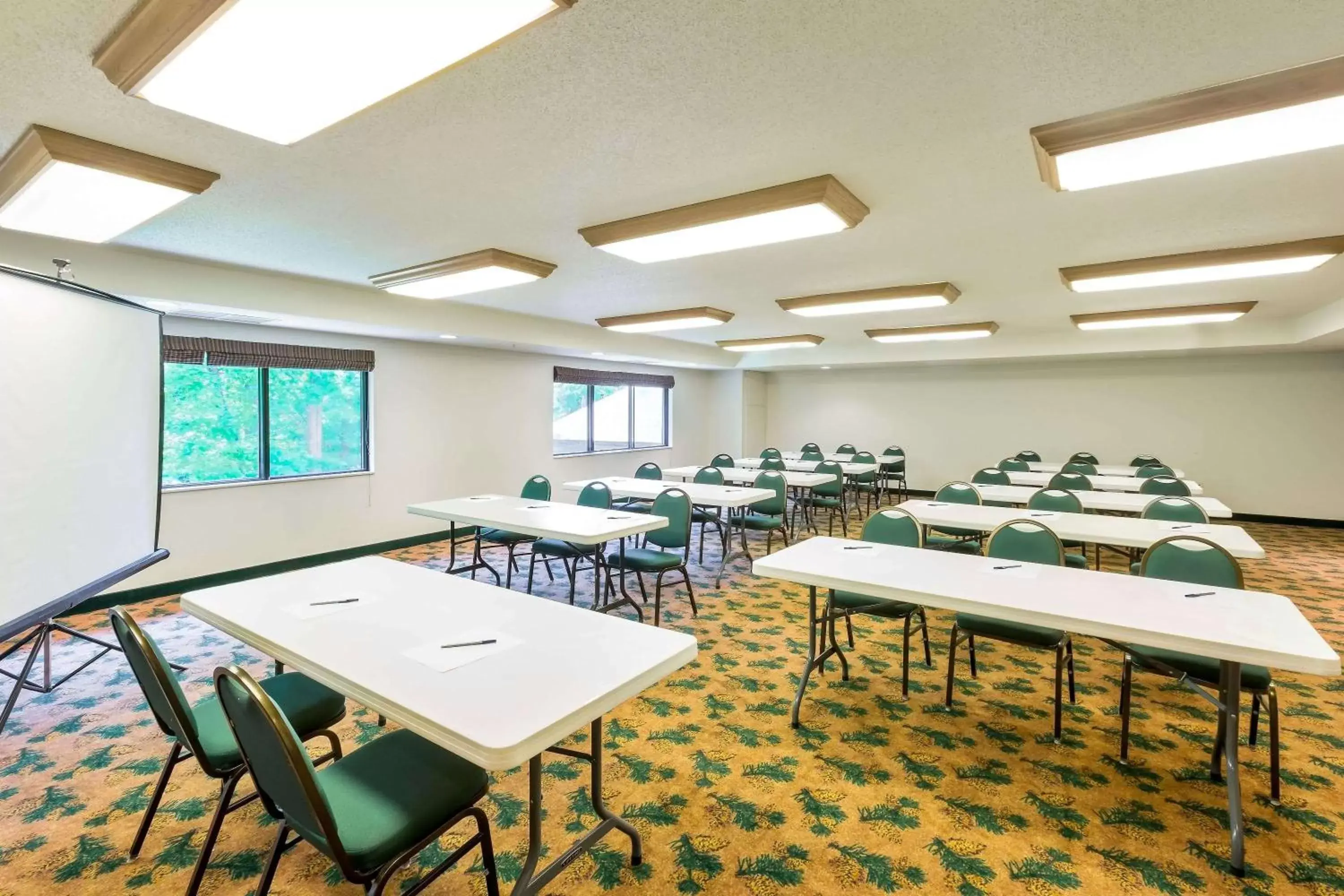 Meeting/conference room in AmericInn by Wyndham Wisconsin Dells