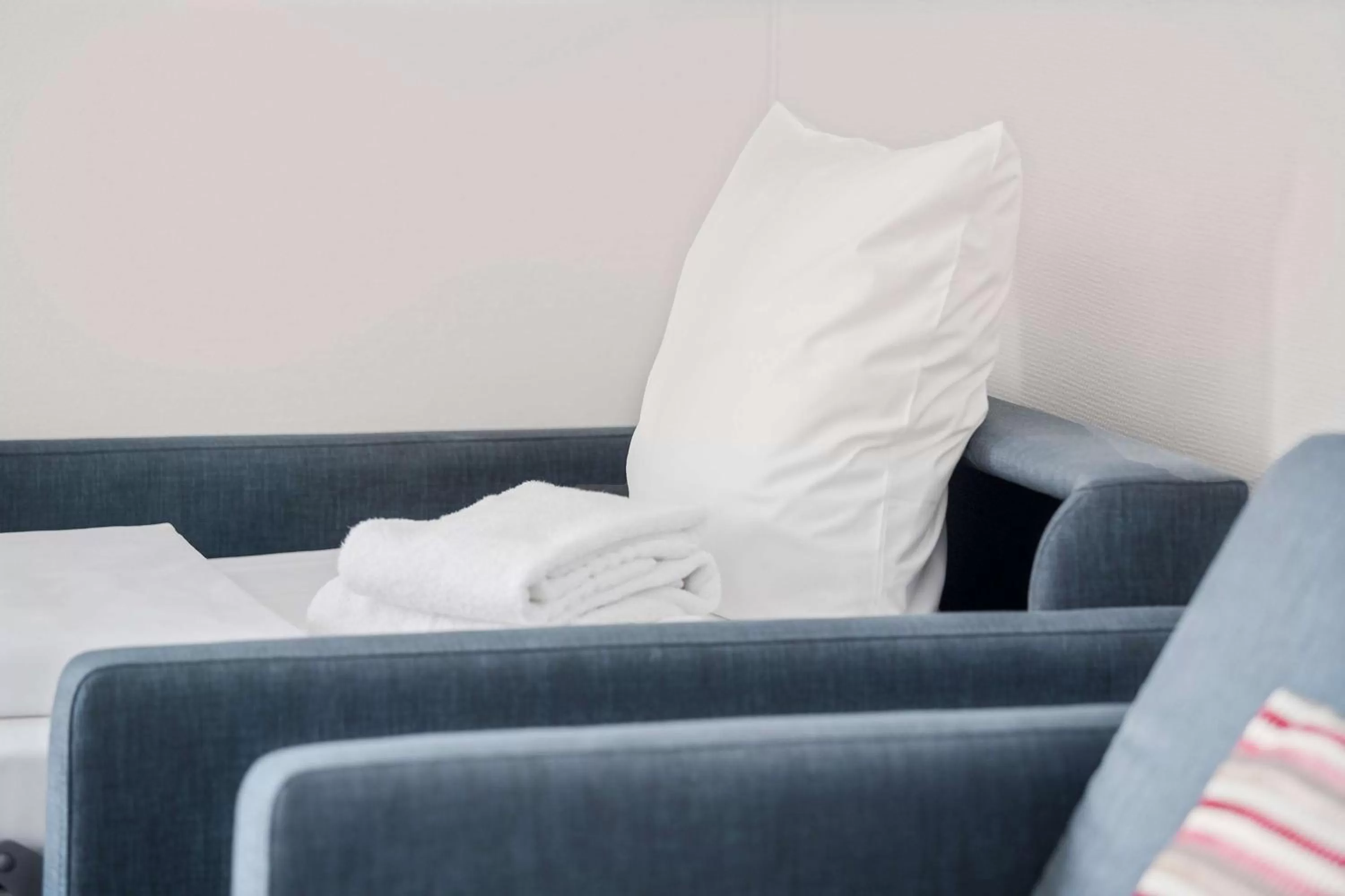 Bedroom, Bed in Best Western Plus Airport Hotel